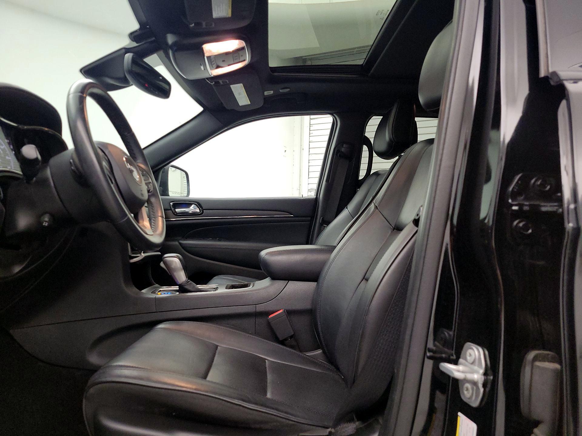 Thumbnail: 2019 Jeep Grand Cherokee - 20