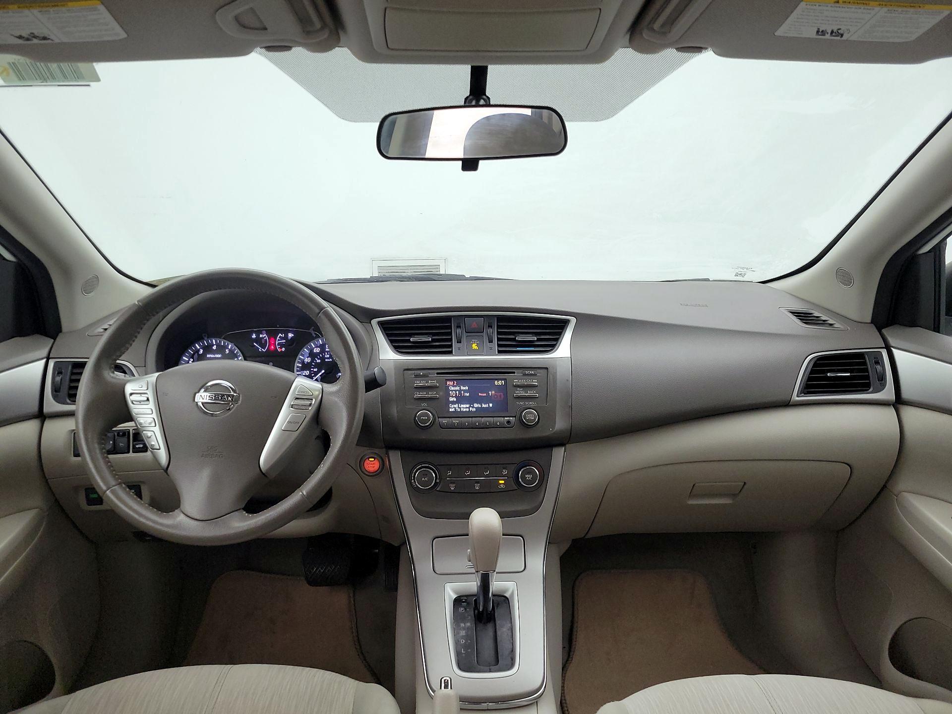 Thumbnail: 2014 Nissan Sentra - 9