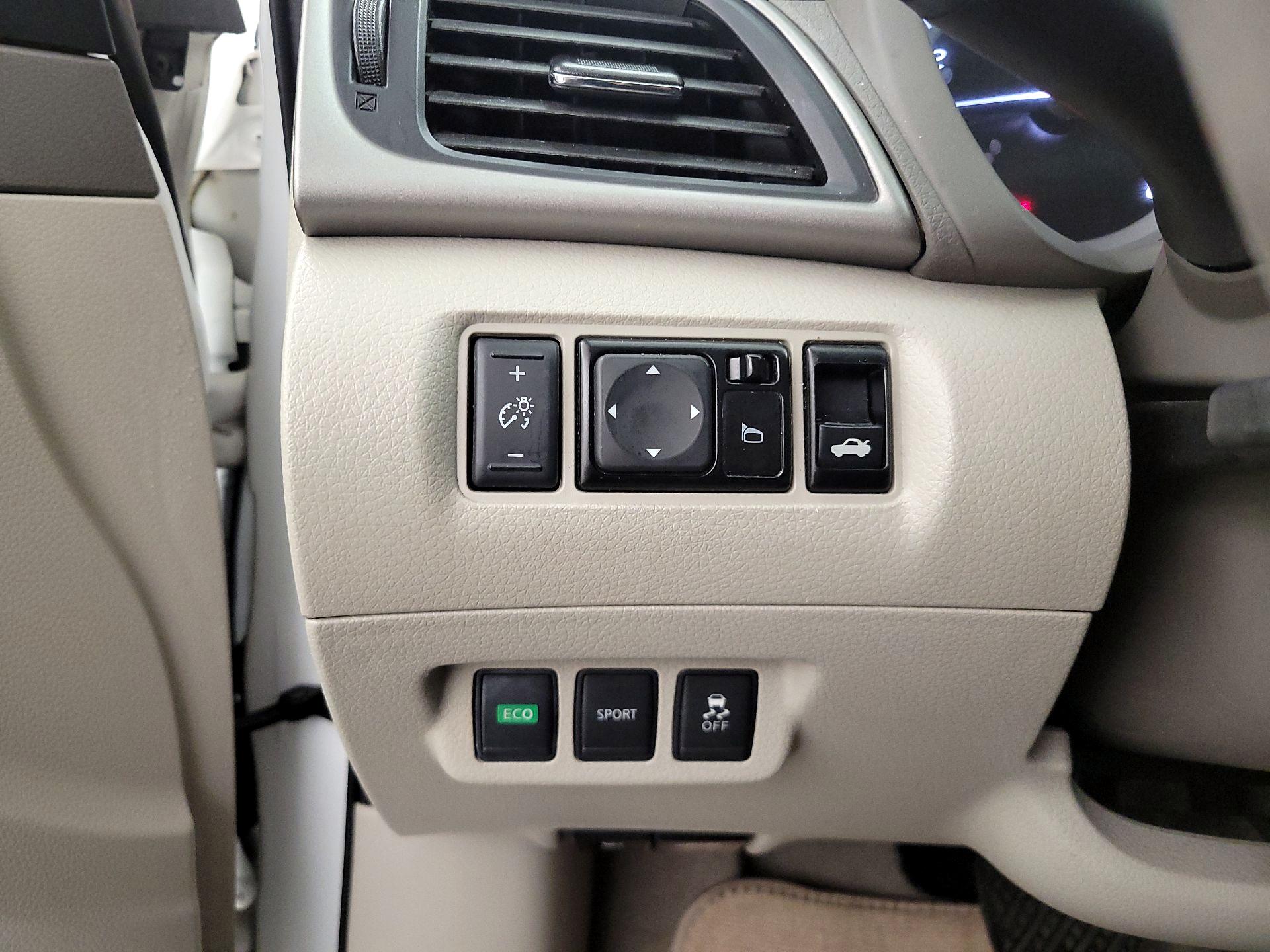 Thumbnail: 2014 Nissan Sentra - 13