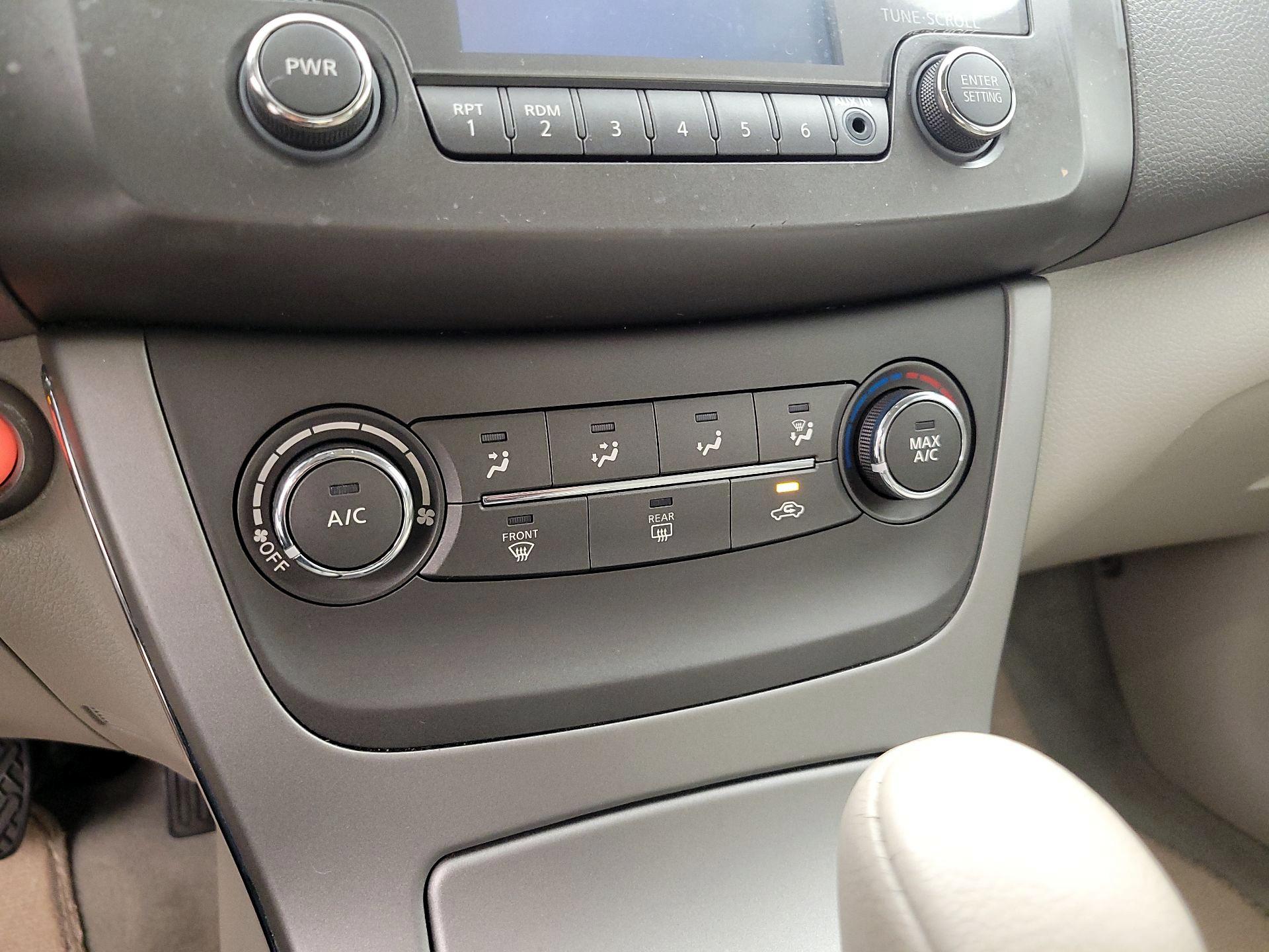 Thumbnail: 2014 Nissan Sentra - 15