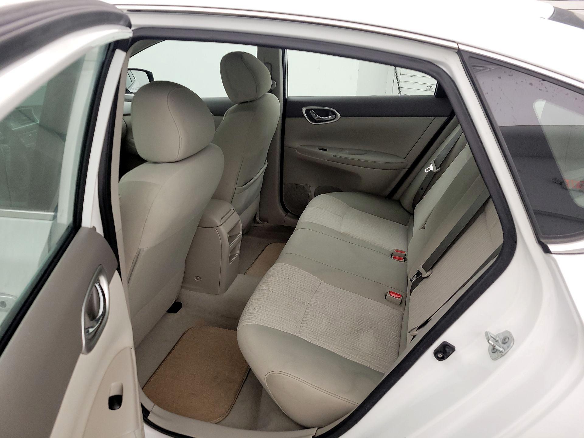 Thumbnail: 2014 Nissan Sentra - 18