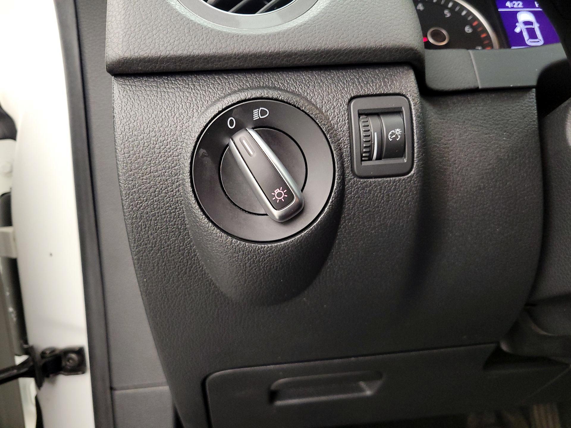 Thumbnail: 2017 Volkswagen Tiguan - 13