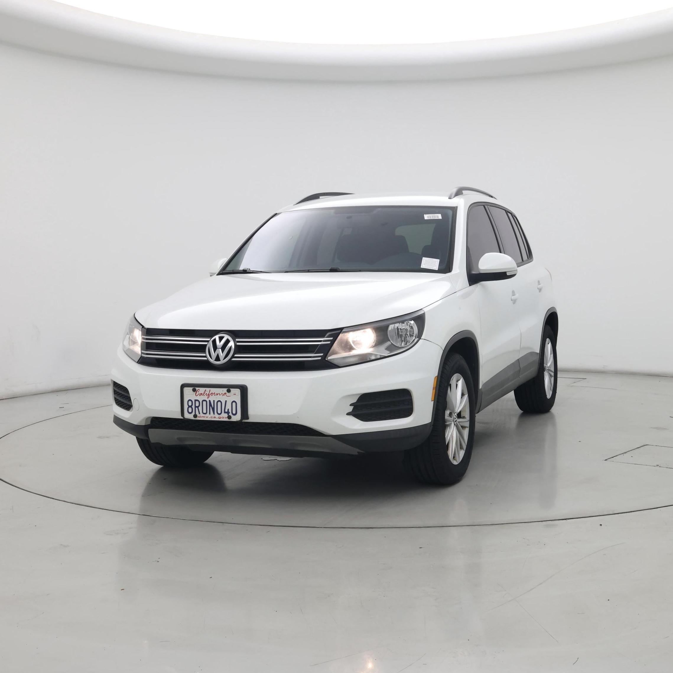 Thumbnail: 2017 Volkswagen Tiguan - 4