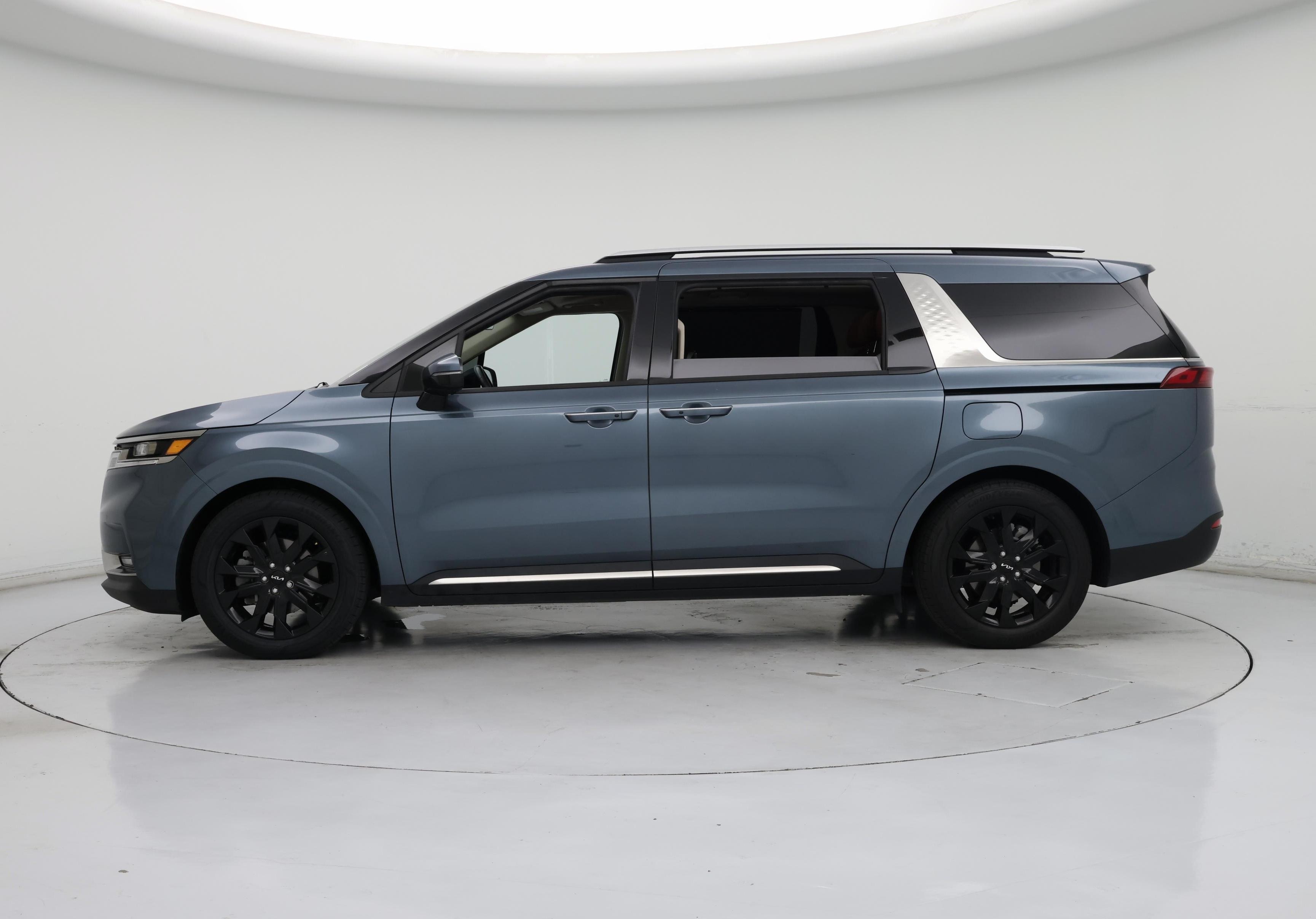 Thumbnail: 2024 Kia Carnival - 3