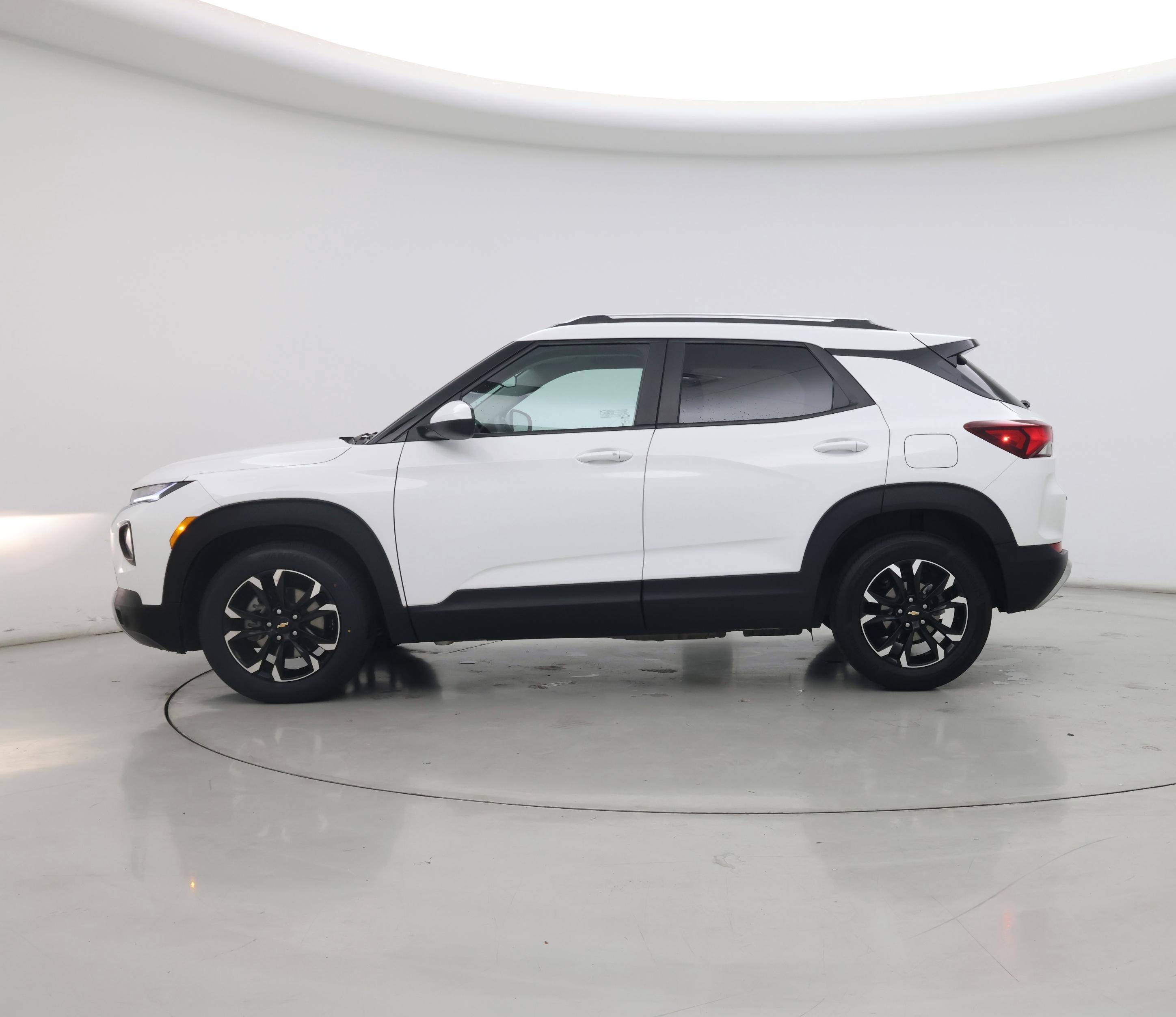 Thumbnail: 2023 Chevrolet TrailBlazer - 3