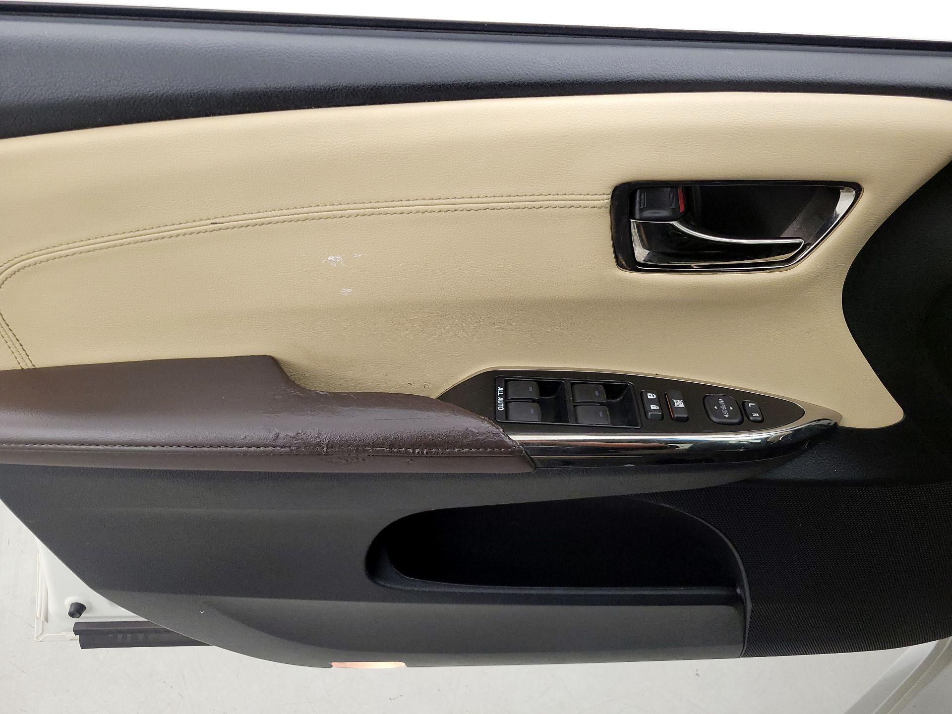 Thumbnail: 2015 Toyota Avalon - 12