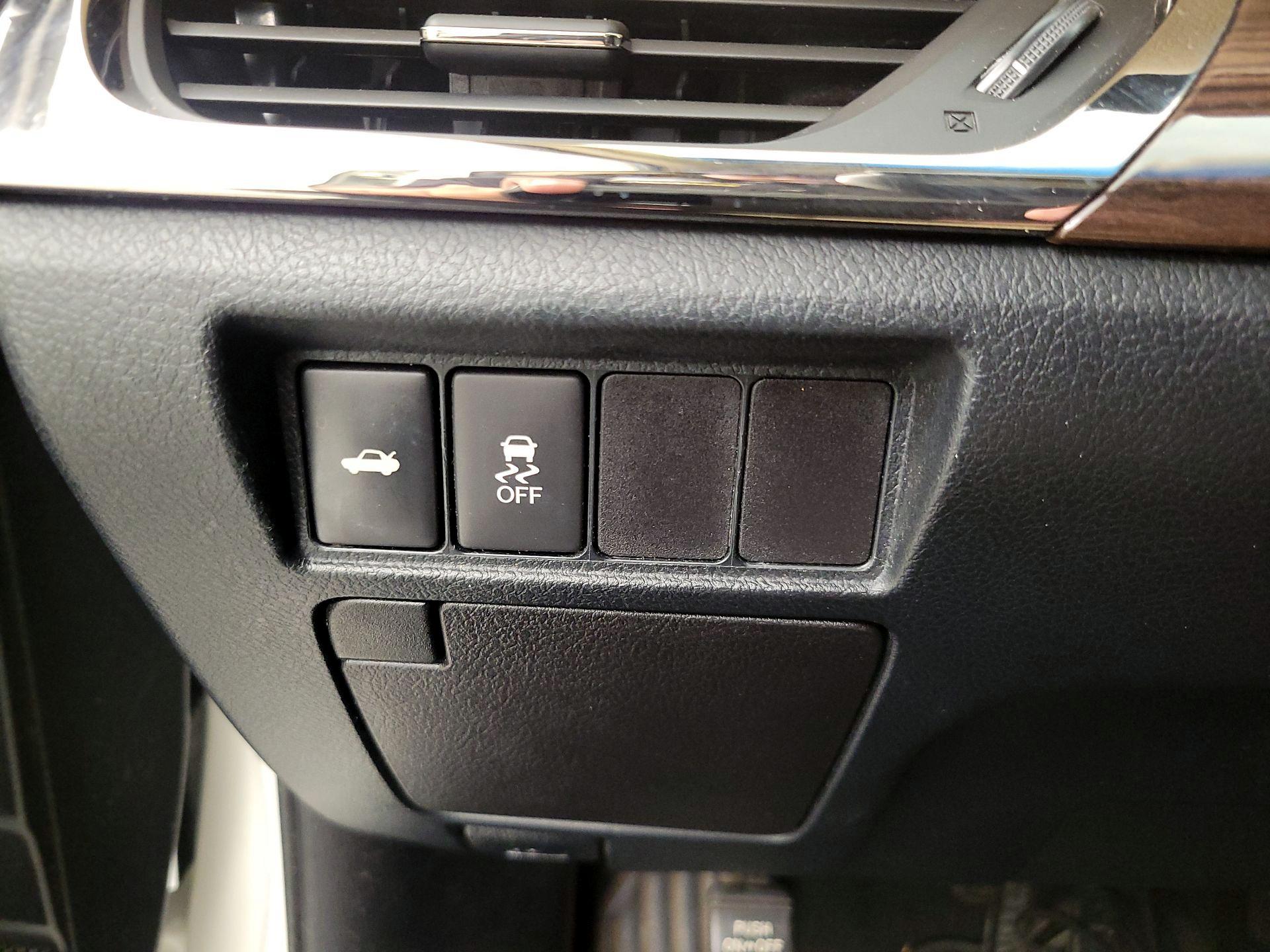 Thumbnail: 2015 Toyota Avalon - 13