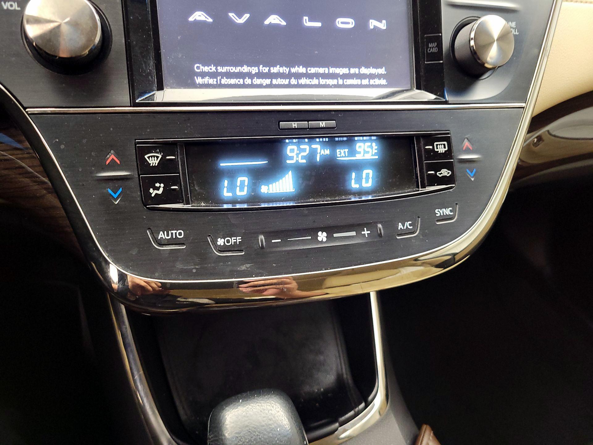 Thumbnail: 2015 Toyota Avalon - 16