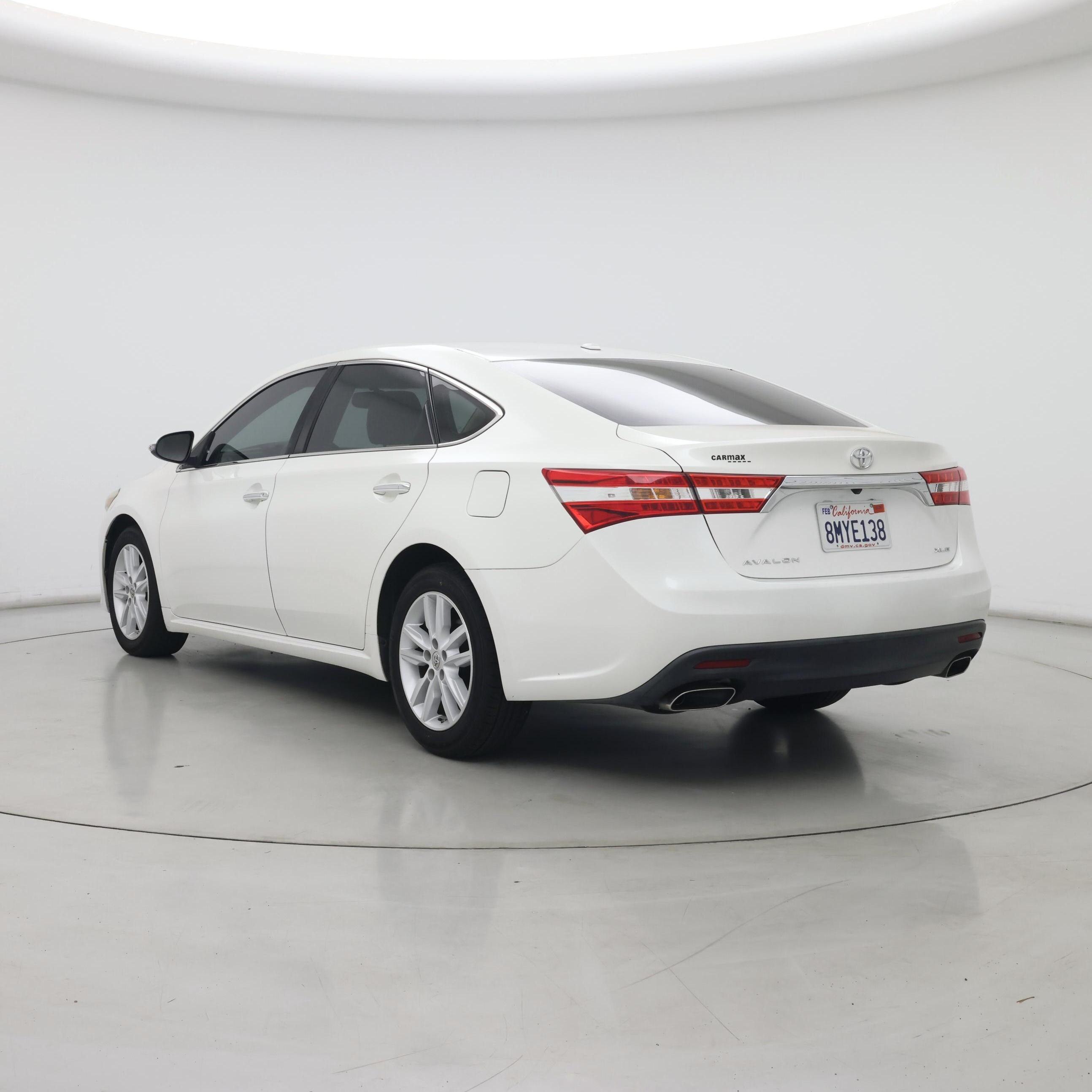 Thumbnail: 2015 Toyota Avalon - 2