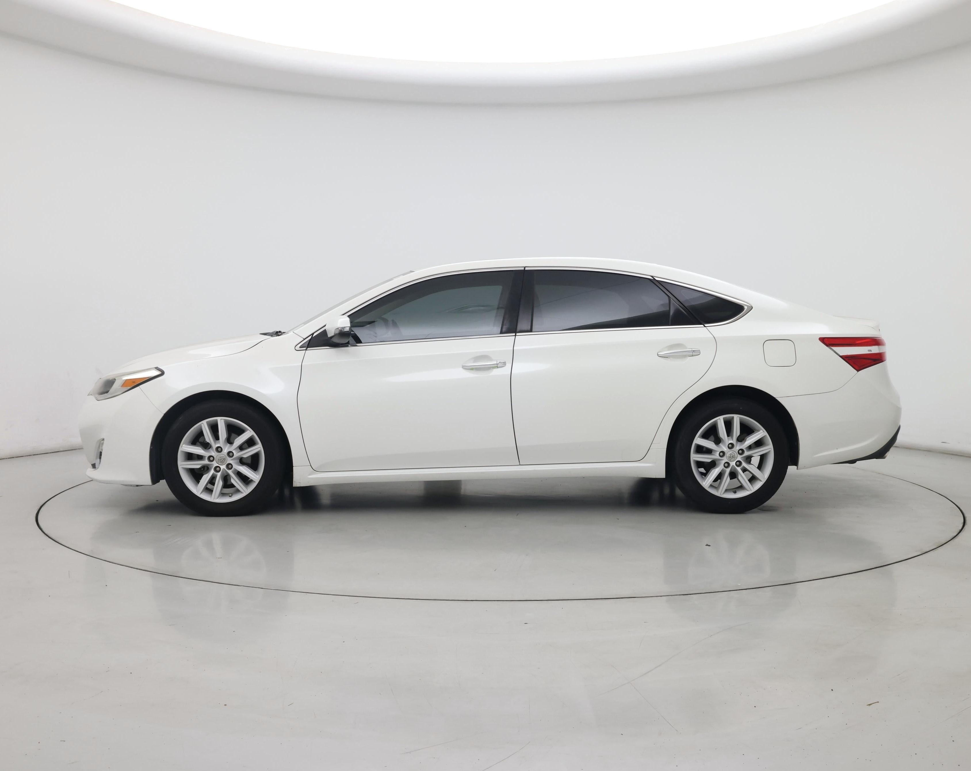 Thumbnail: 2015 Toyota Avalon - 3