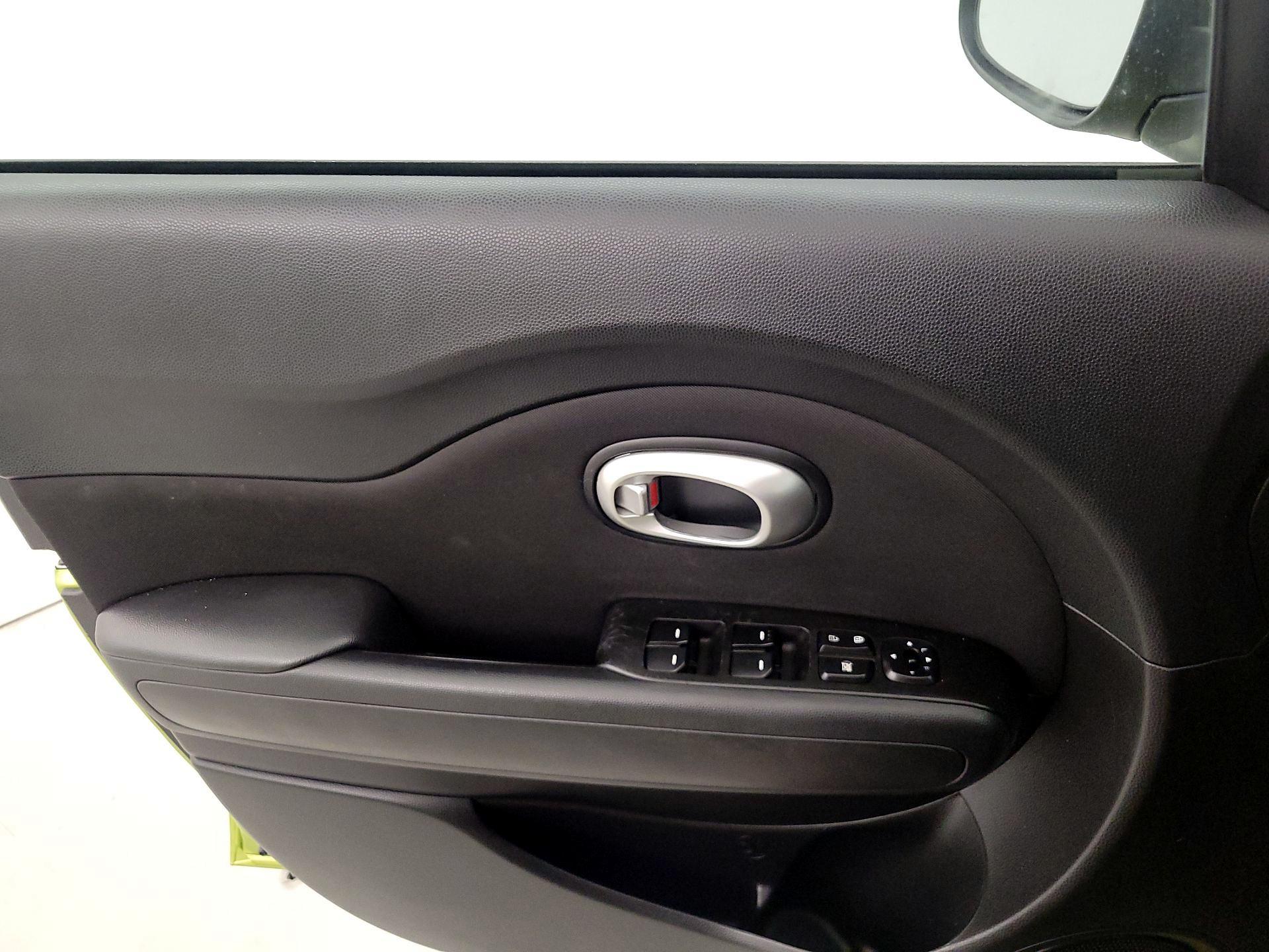 Thumbnail: 2015 Kia Soul - 12