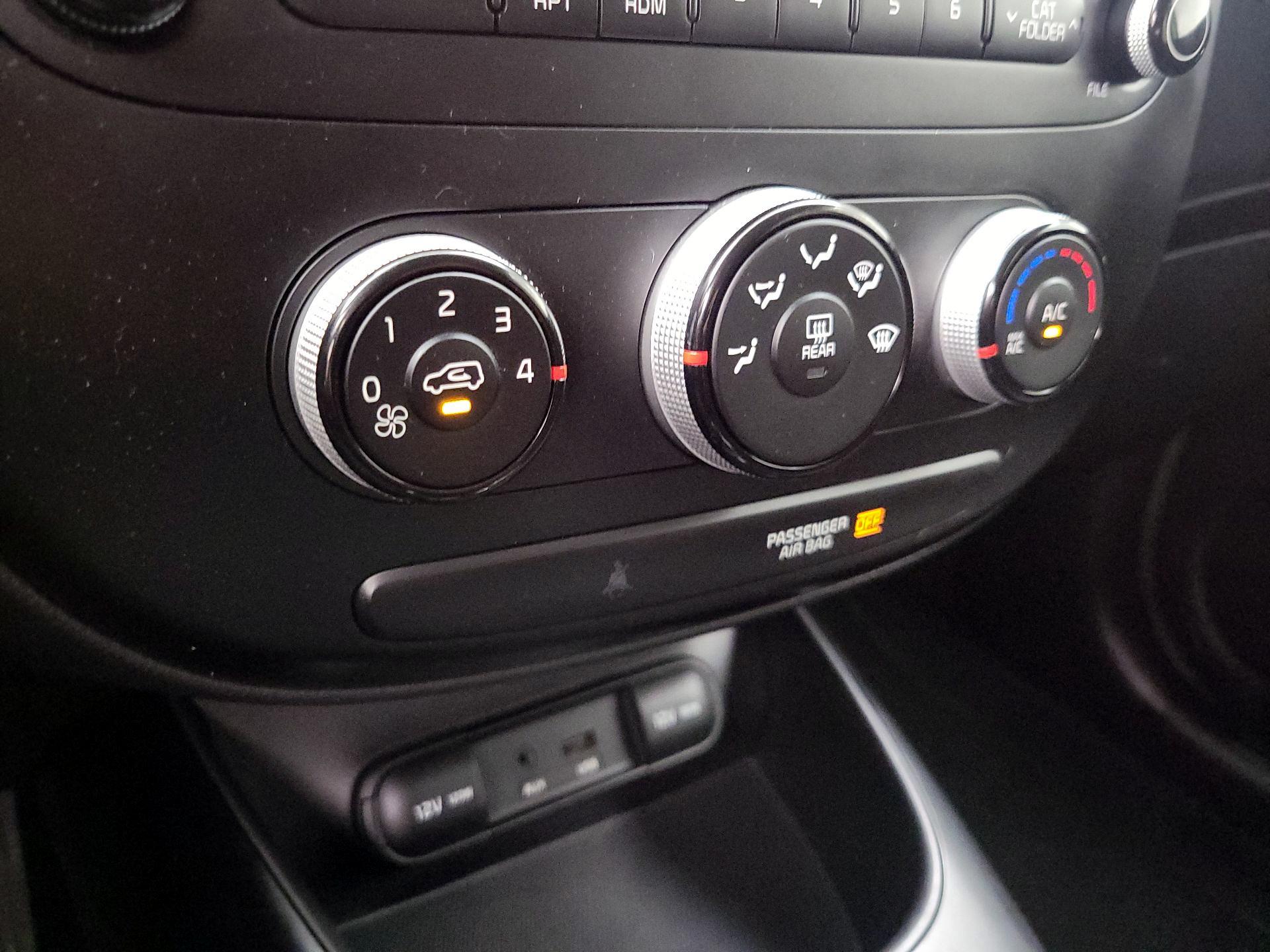 Thumbnail: 2015 Kia Soul - 15