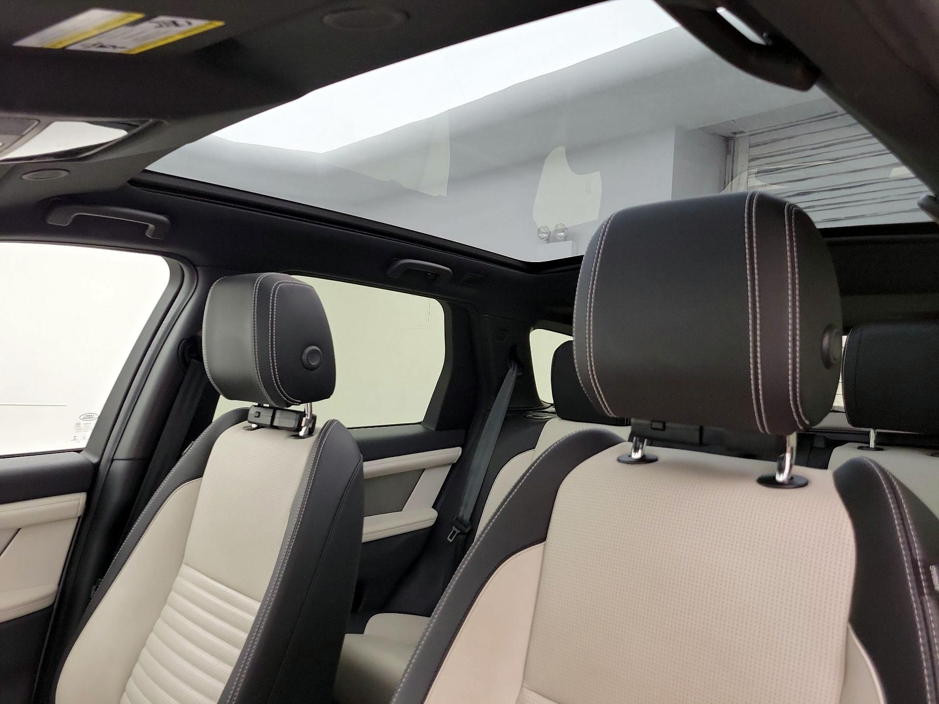 Thumbnail: 2023 Land Rover Discovery Sport - 20