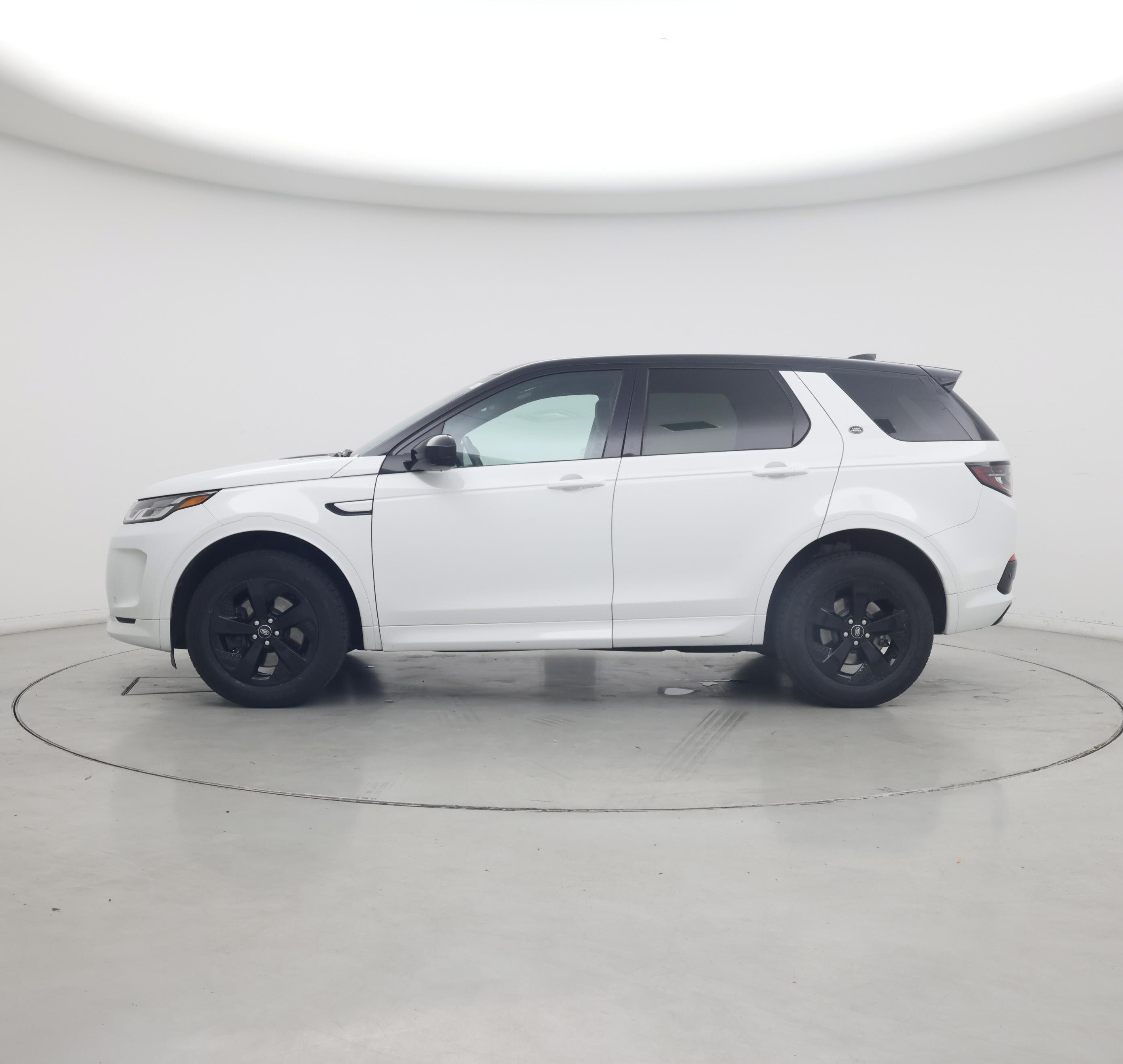 Thumbnail: 2023 Land Rover Discovery Sport - 3