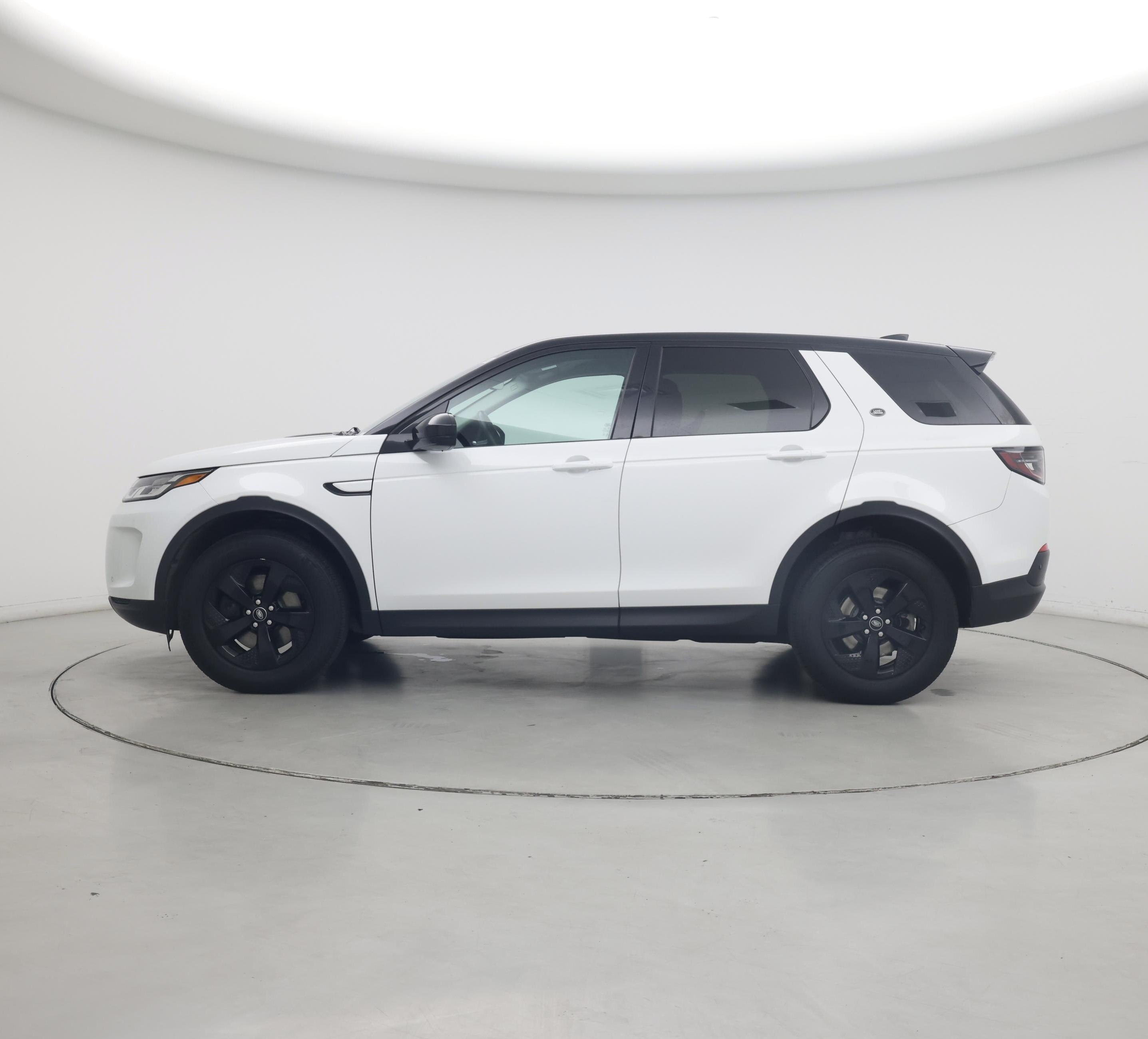 Thumbnail: 2023 Land Rover Discovery Sport - 3