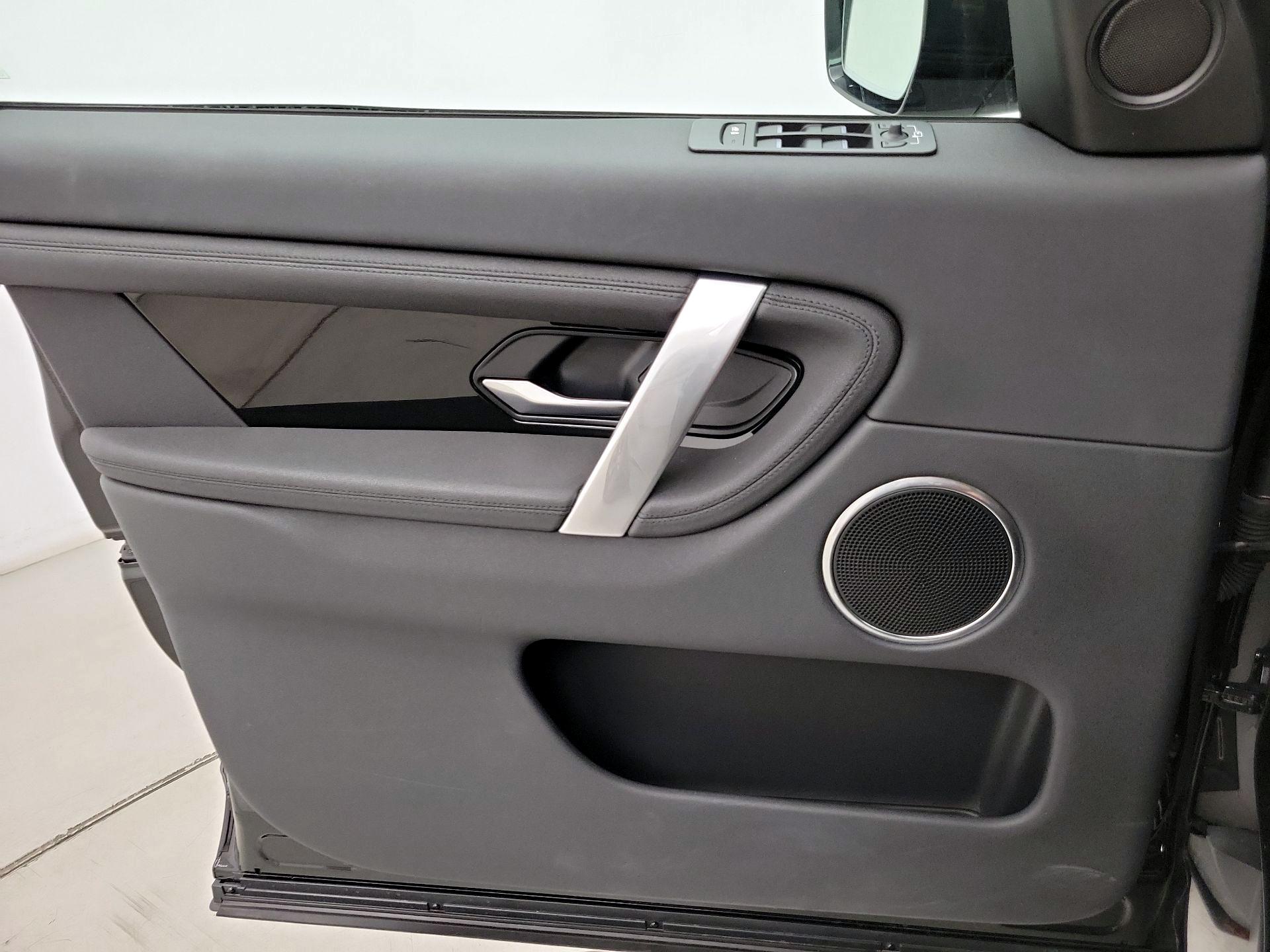 Thumbnail: 2023 Land Rover Discovery Sport - 12