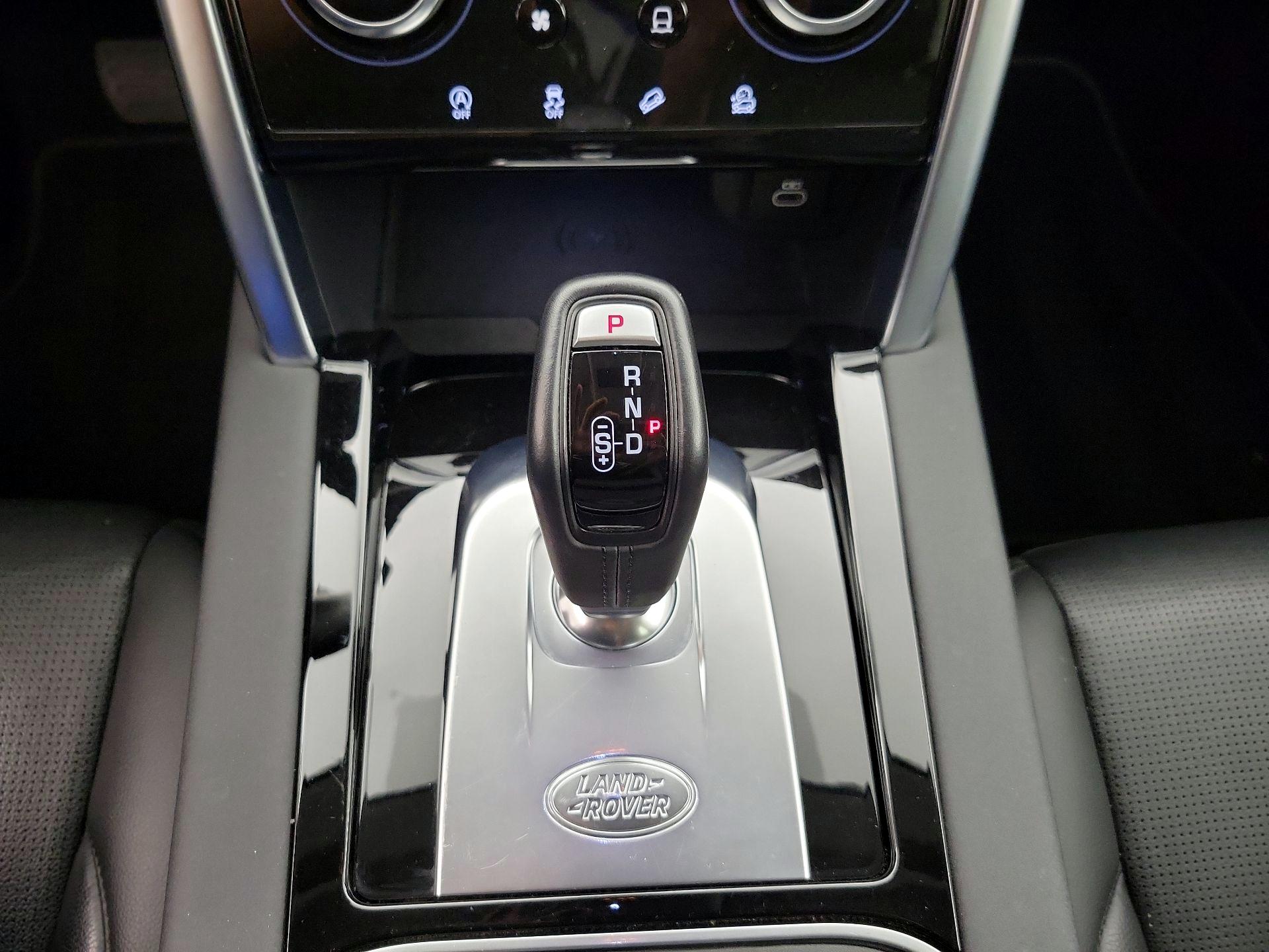 Thumbnail: 2023 Land Rover Discovery Sport - 18