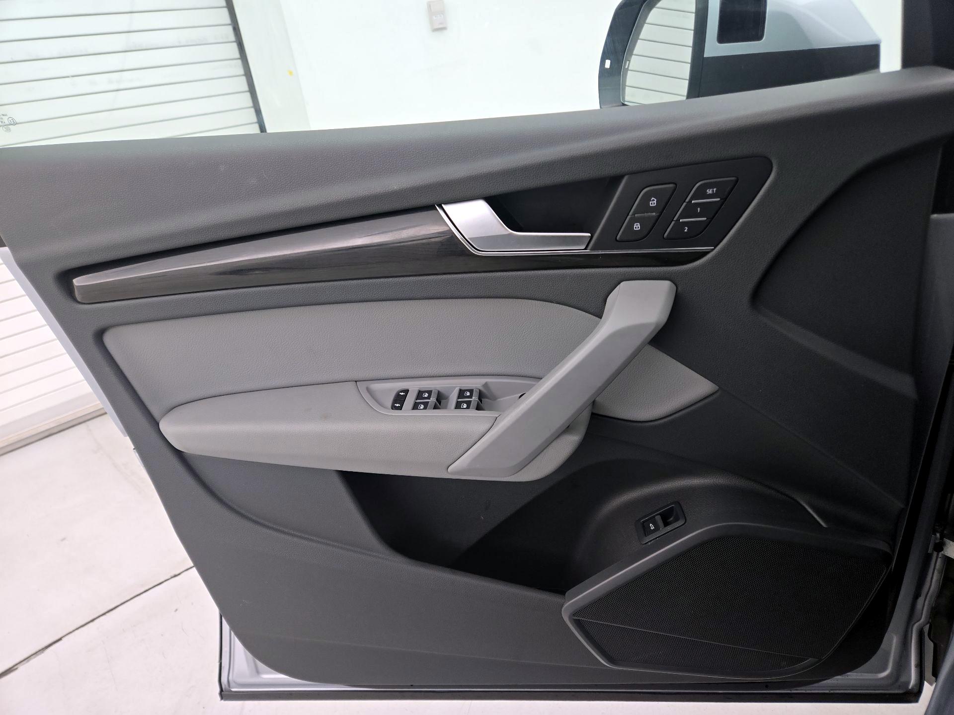 Thumbnail: 2019 Audi Q5 - 12