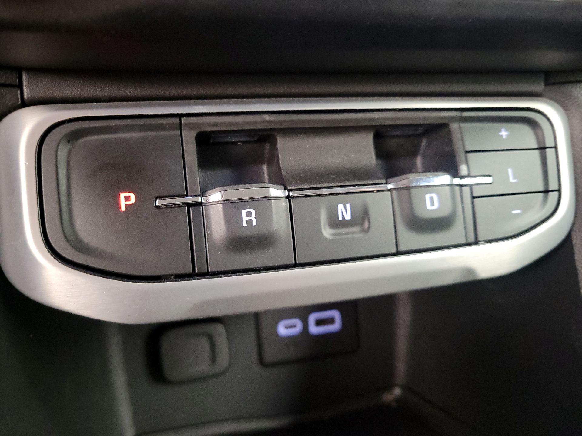 Thumbnail: 2022 GMC Acadia - 16