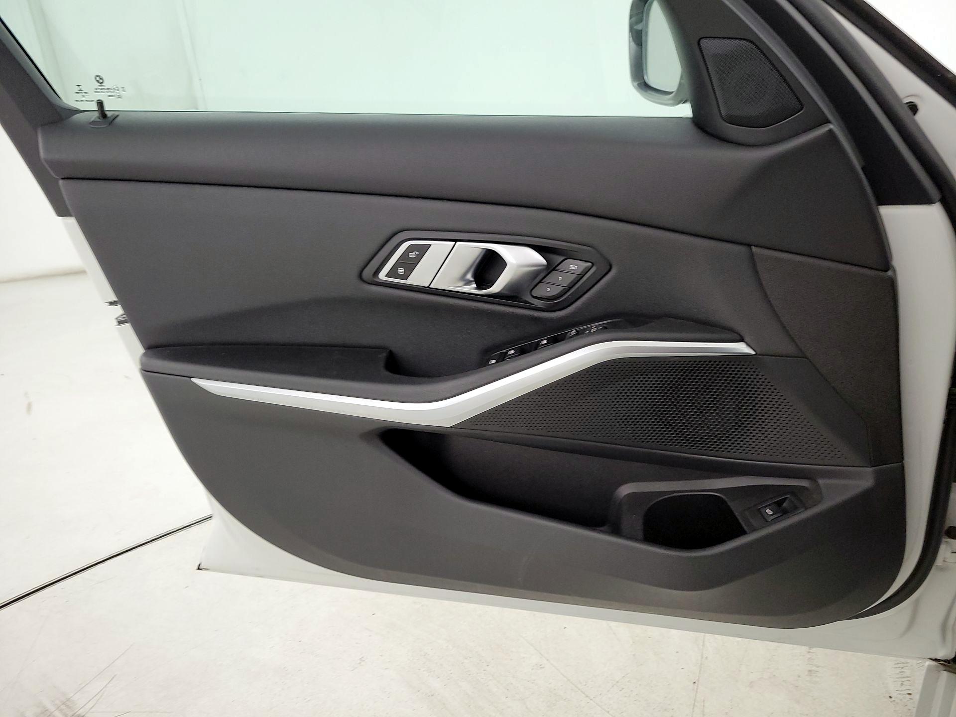 Thumbnail: 2020 BMW 3 Series - 12