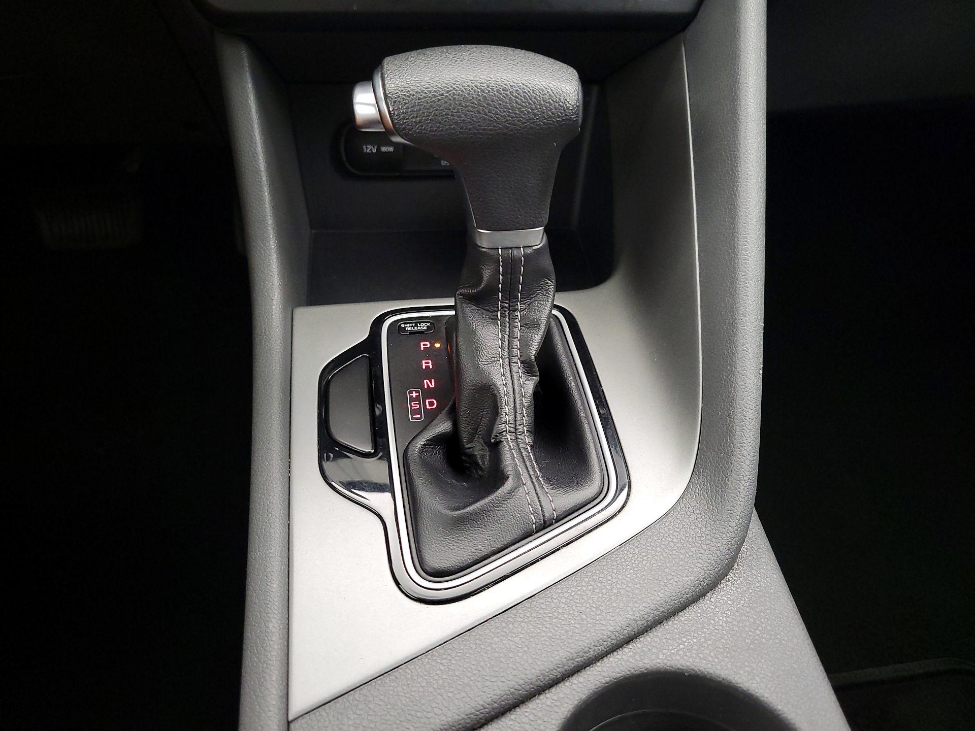 Thumbnail: 2020 Kia Niro - 17