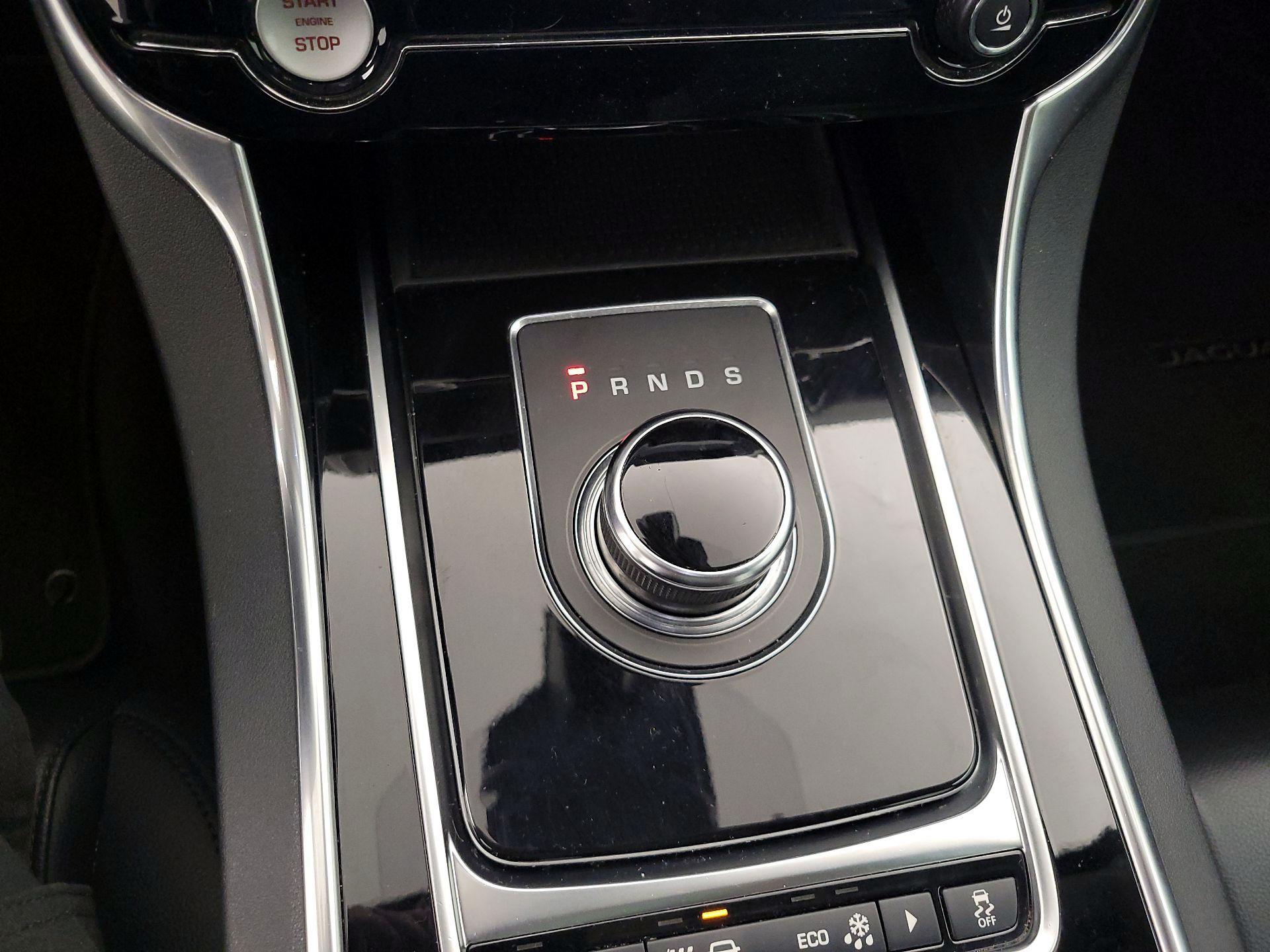 Thumbnail: 2019 Jaguar XE - 16