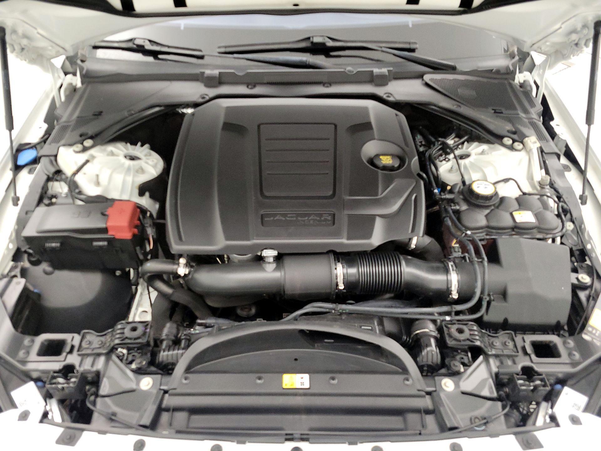 Thumbnail: 2019 Jaguar XE - 19
