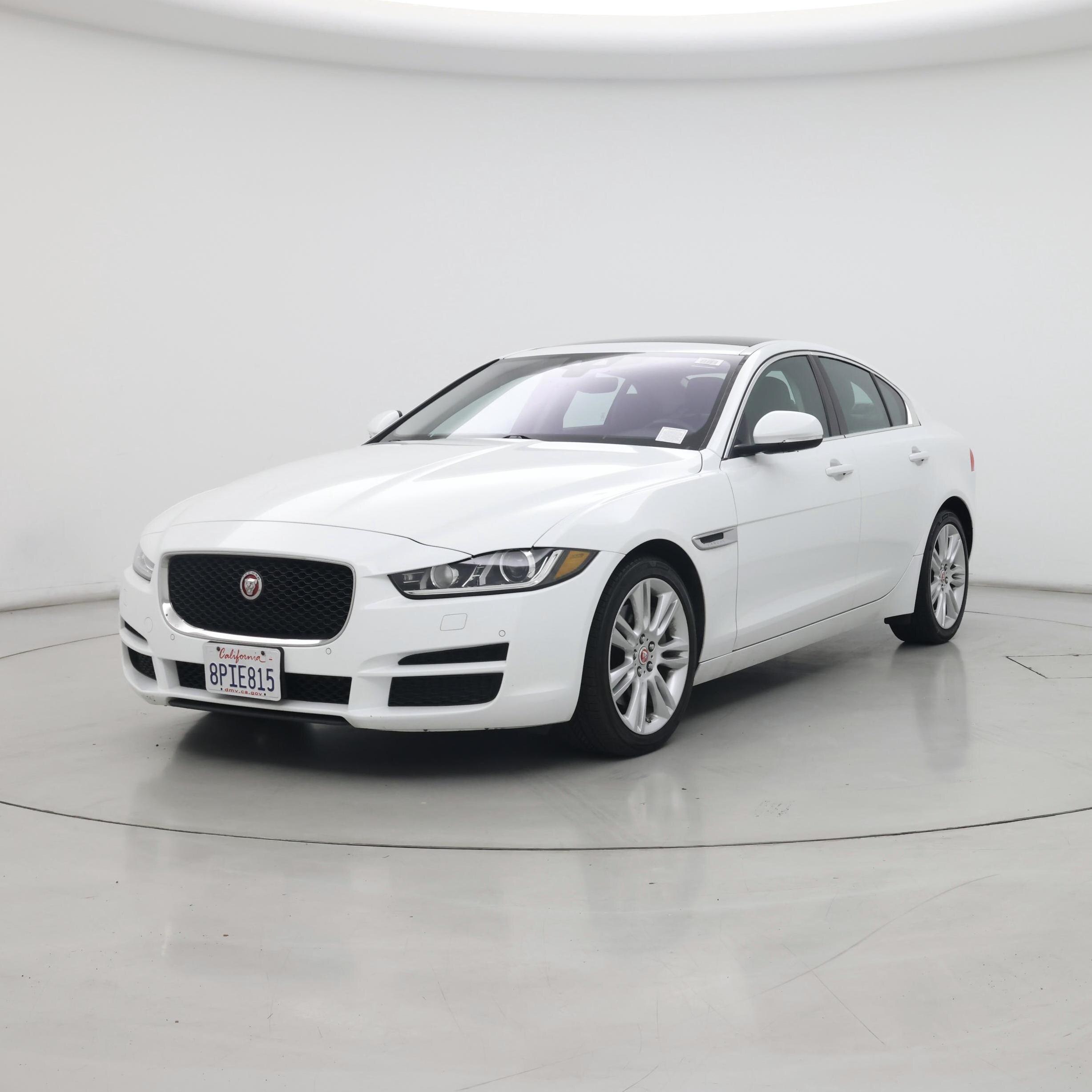 Thumbnail: 2019 Jaguar XE - 4