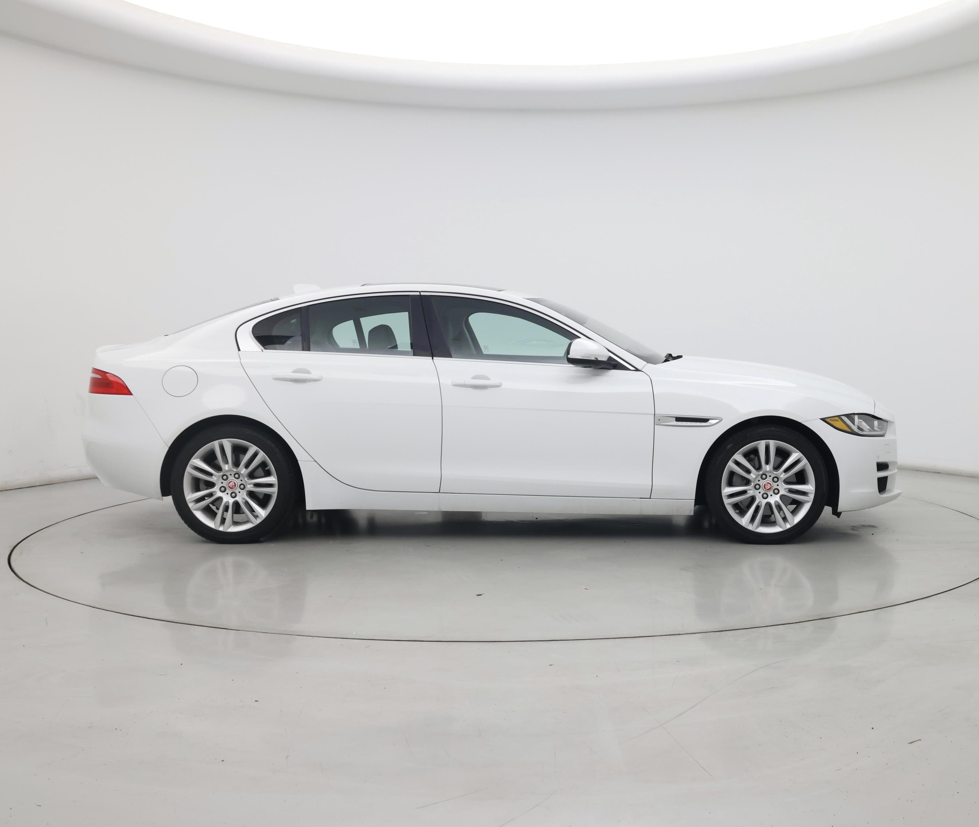 Thumbnail: 2019 Jaguar XE - 7