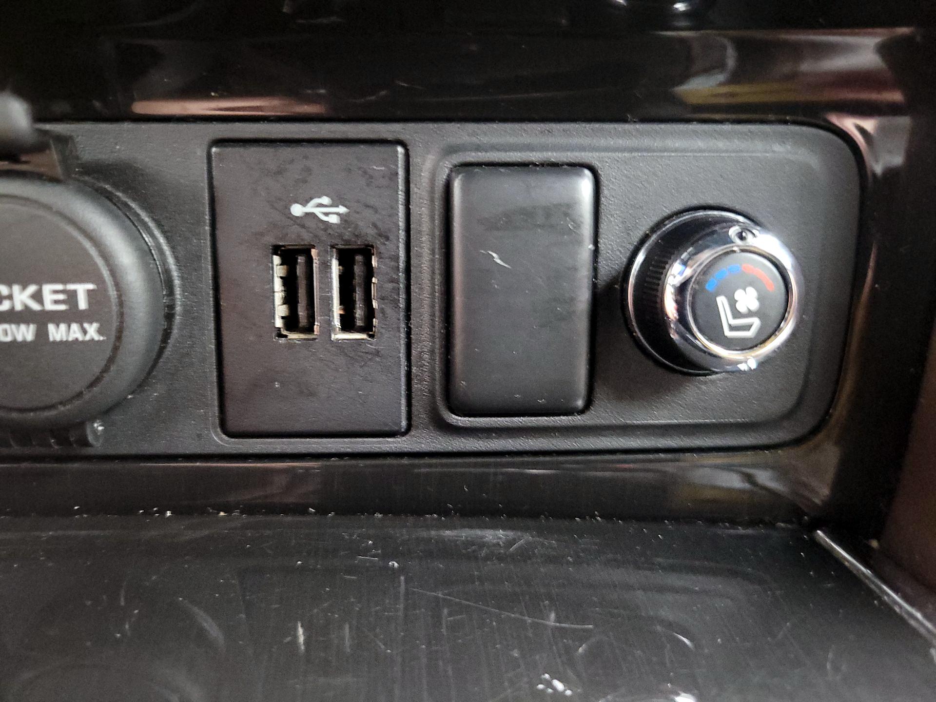 Thumbnail: 2019 Nissan Armada - 18