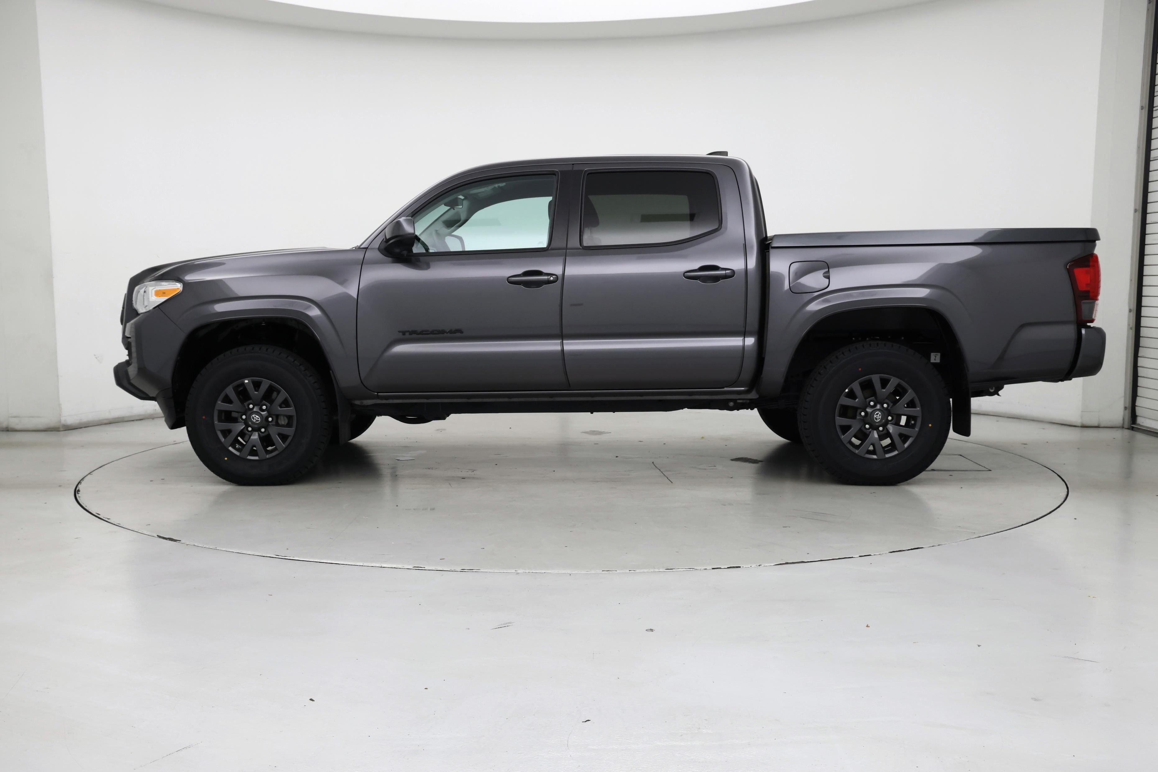 Thumbnail: 2022 Toyota Tacoma - 3