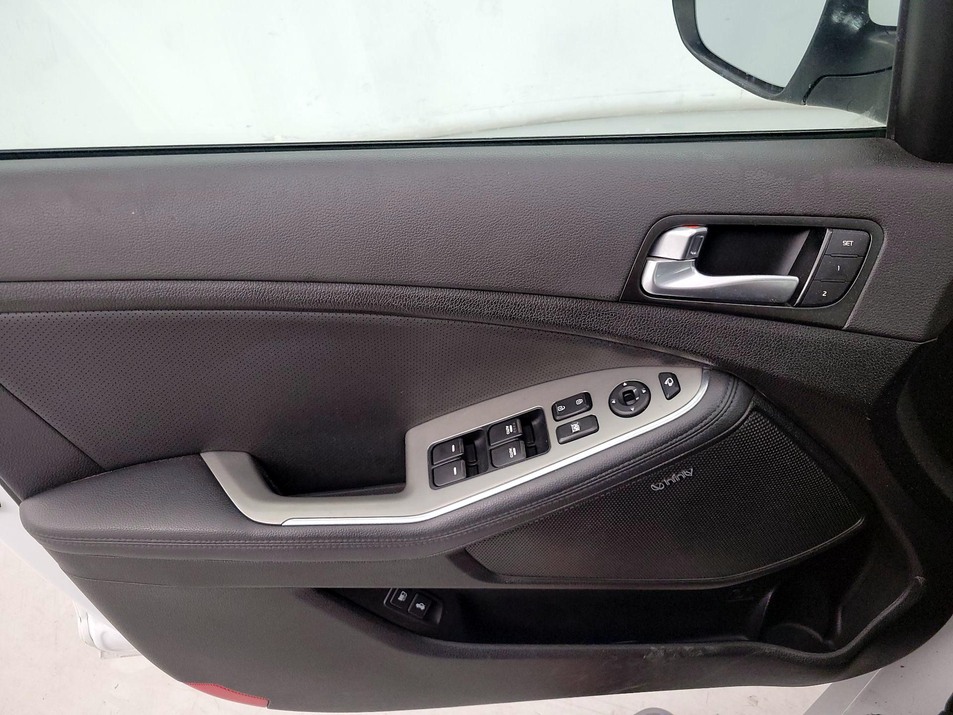 Thumbnail: 2015 Kia Optima - 12