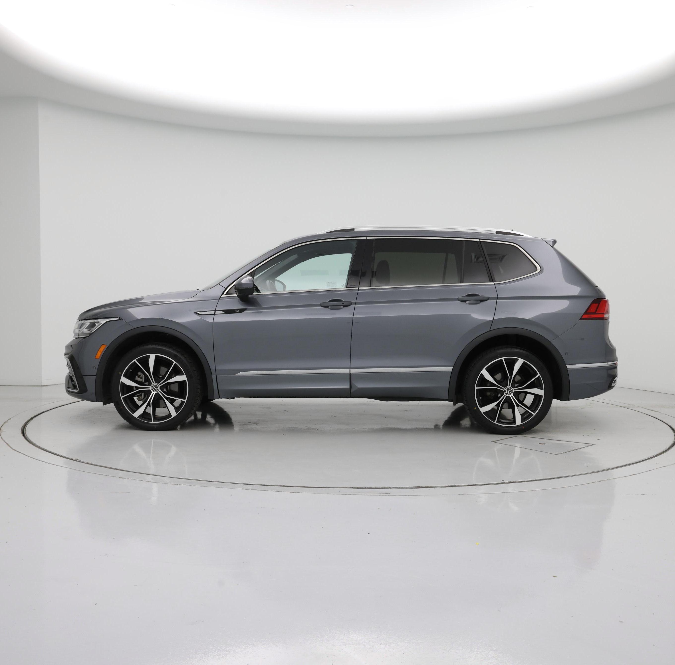 Thumbnail: 2022 Volkswagen Tiguan - 3