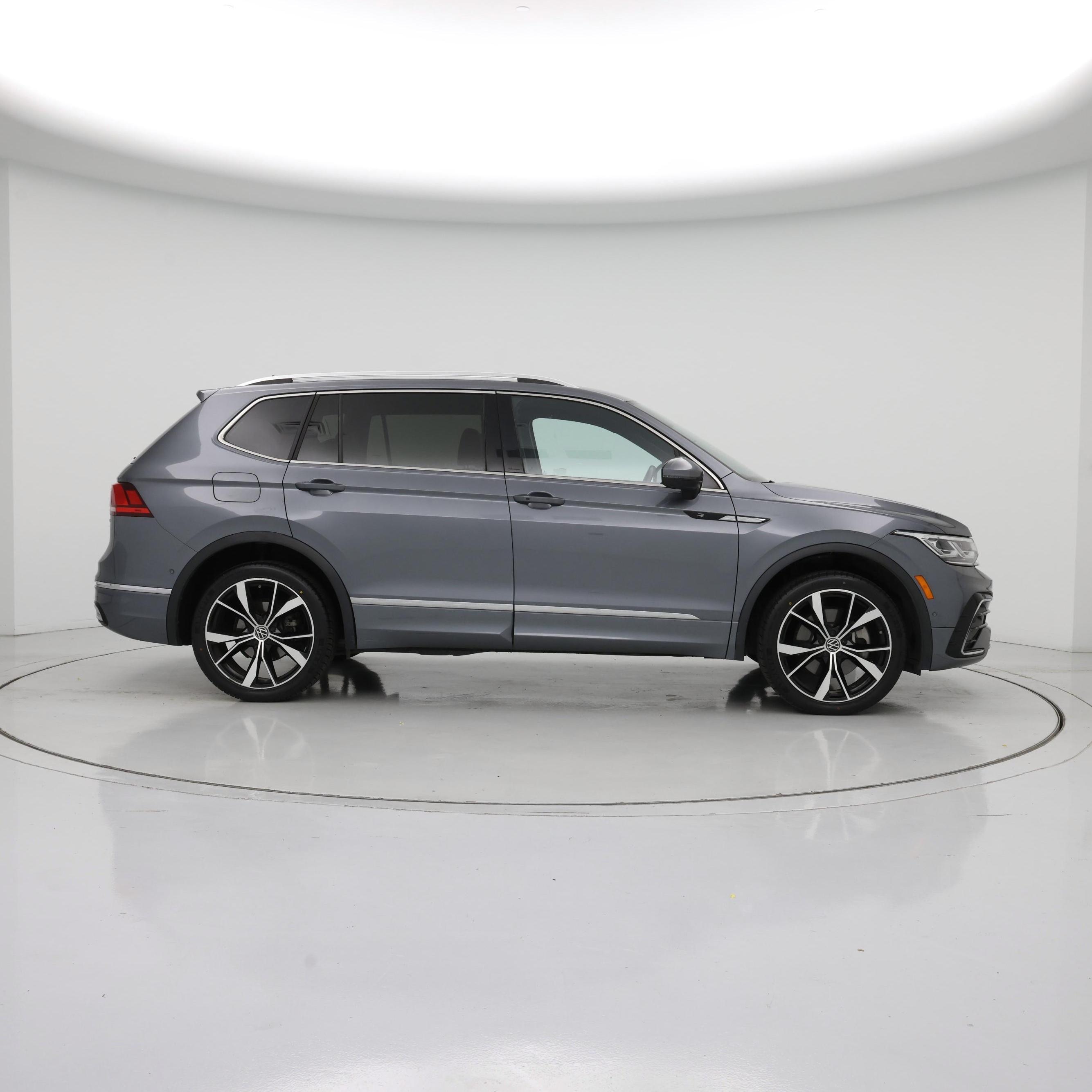 Thumbnail: 2022 Volkswagen Tiguan - 7