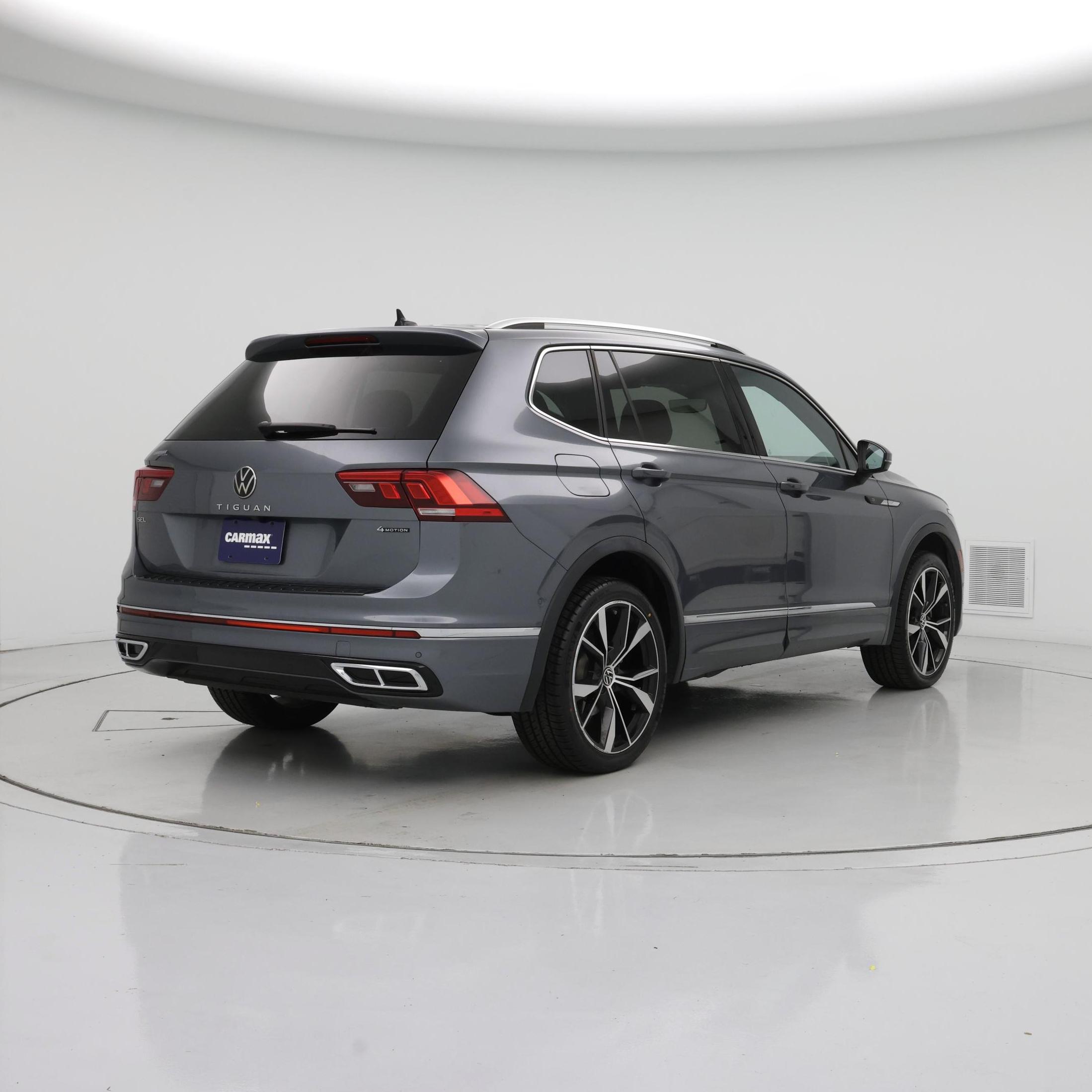 Thumbnail: 2022 Volkswagen Tiguan - 8