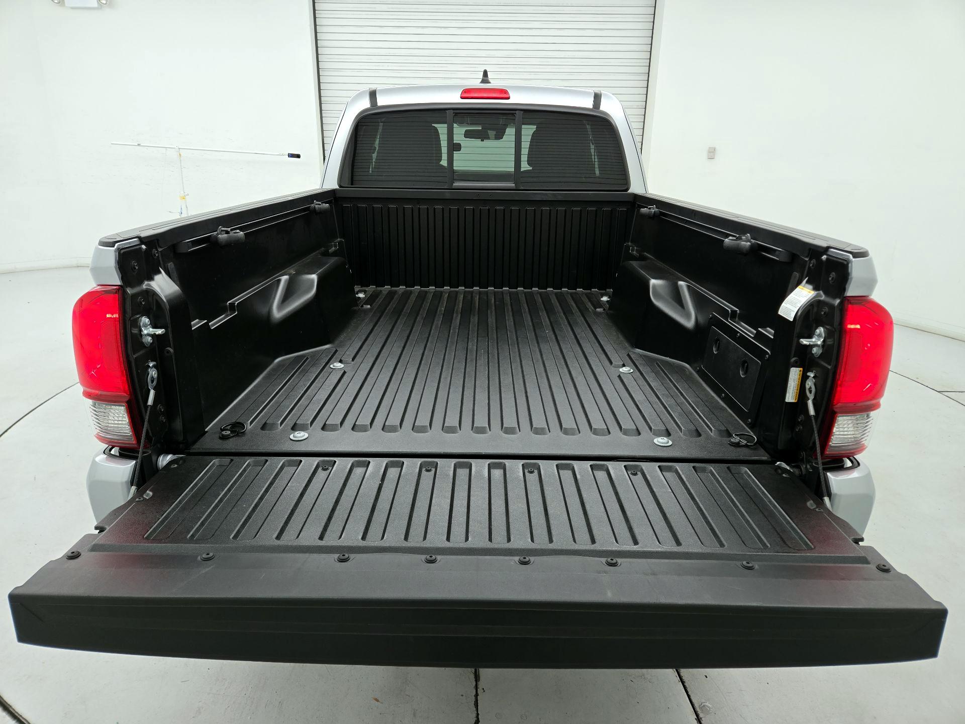 Thumbnail: 2022 Toyota Tacoma - 17