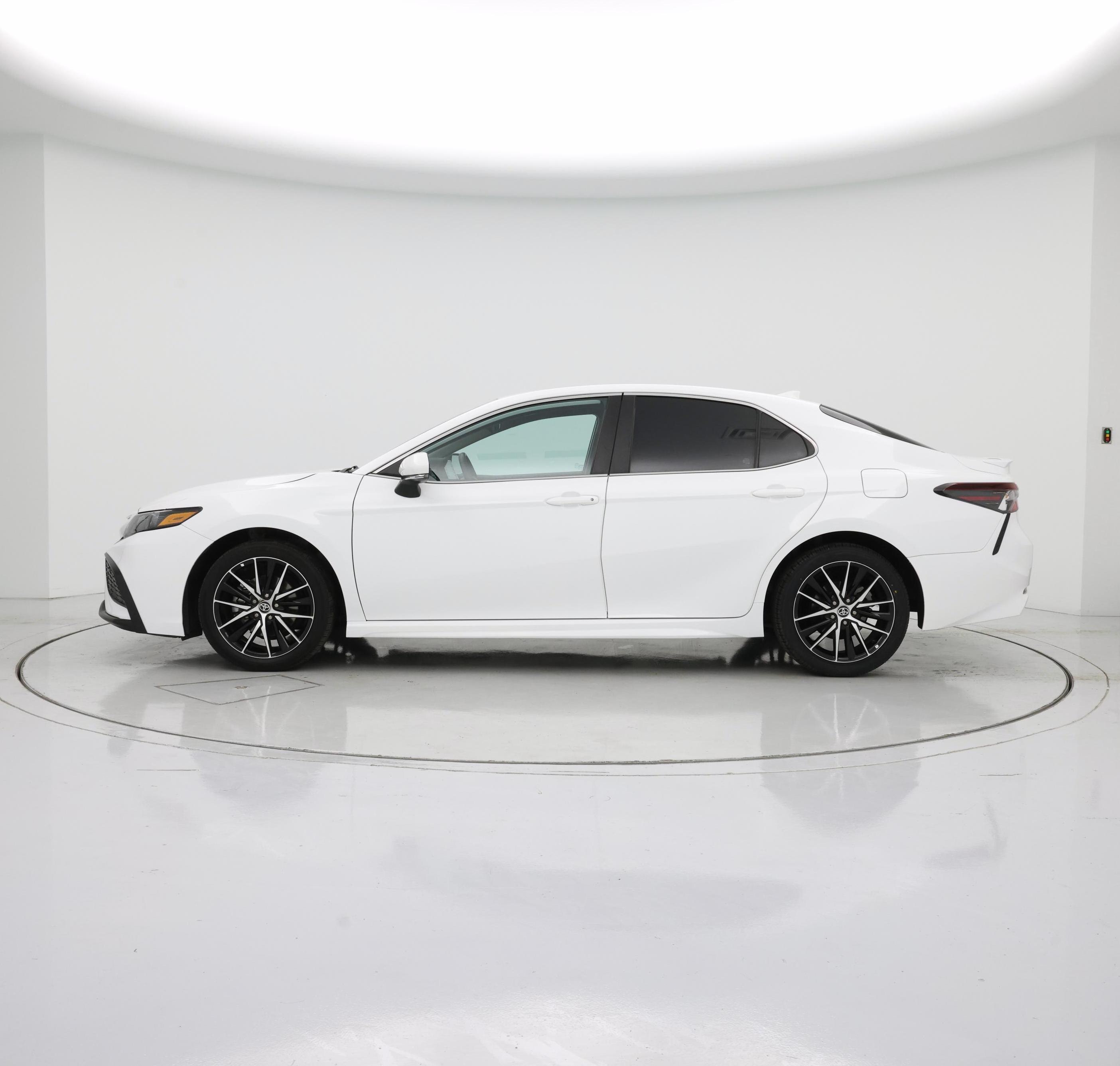 Thumbnail: 2024 Toyota Camry - 3