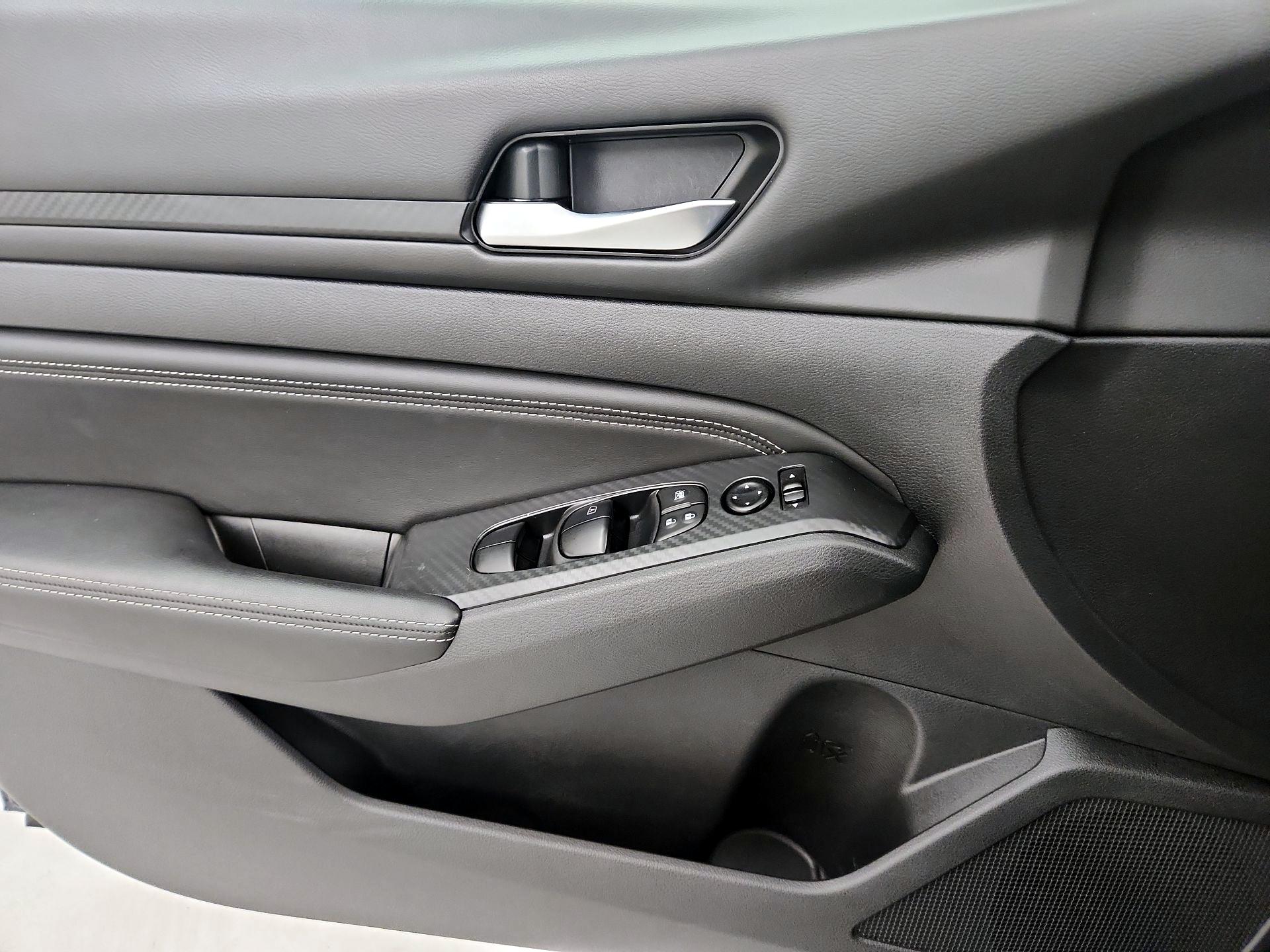 Thumbnail: 2020 Nissan Altima - 12