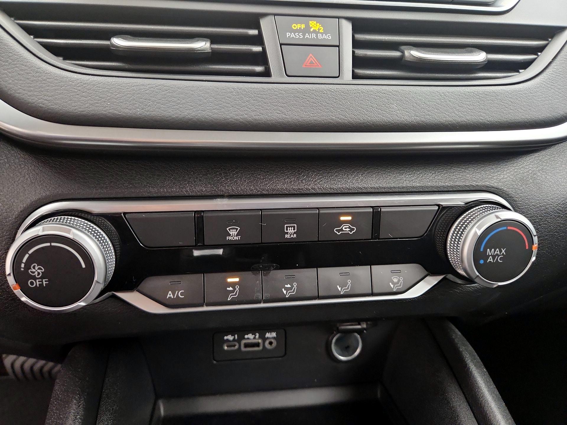 Thumbnail: 2020 Nissan Altima - 16