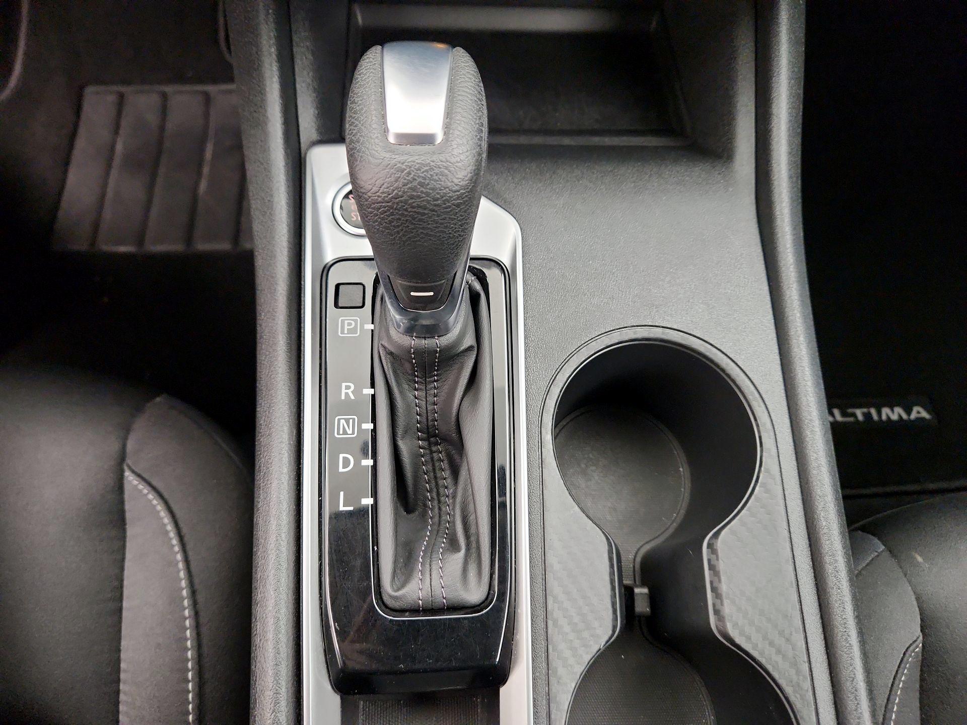 Thumbnail: 2020 Nissan Altima - 17