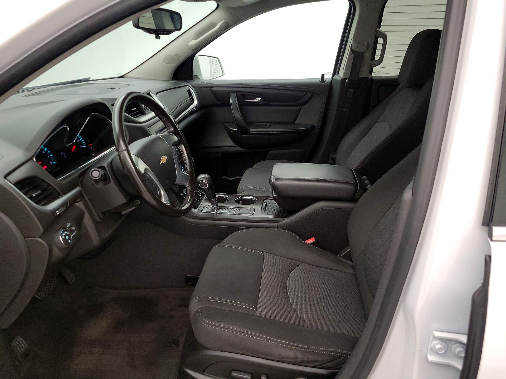 Thumbnail: 2017 Chevrolet Traverse - 11