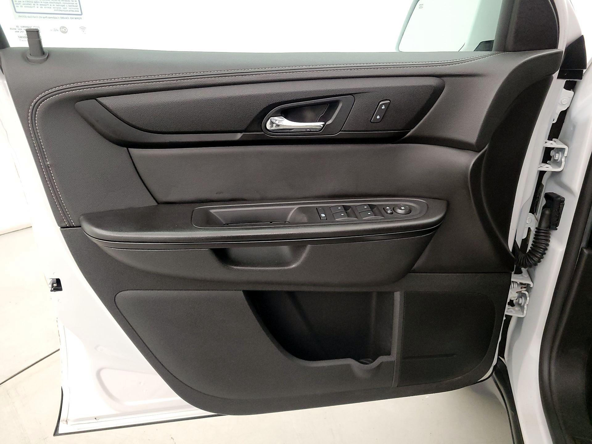 Thumbnail: 2017 Chevrolet Traverse - 12