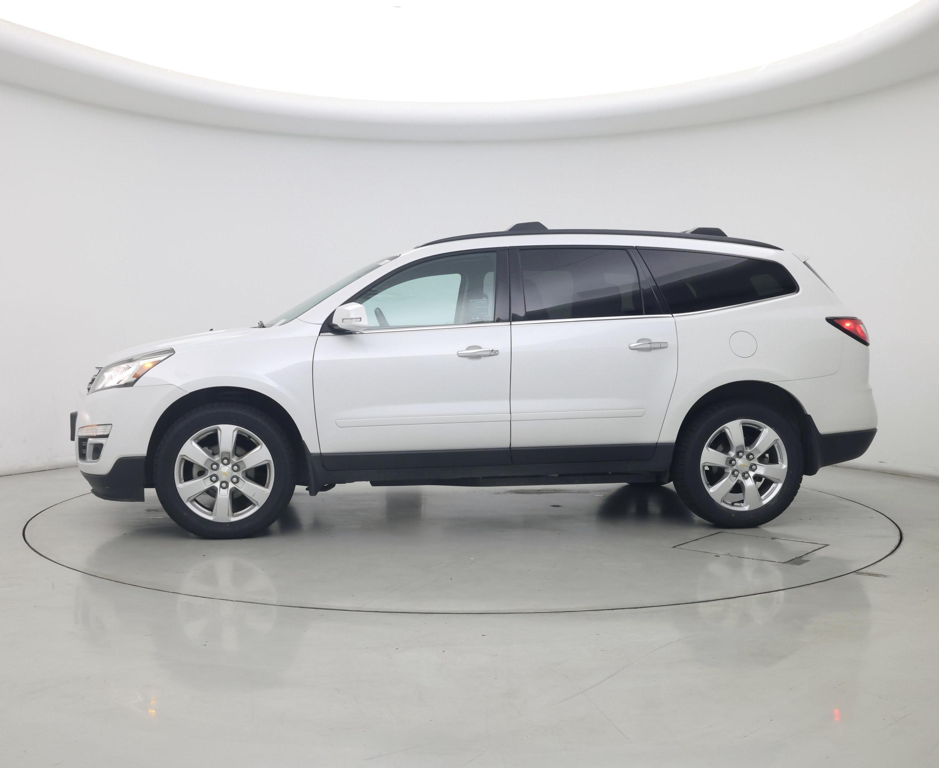 Thumbnail: 2017 Chevrolet Traverse - 3