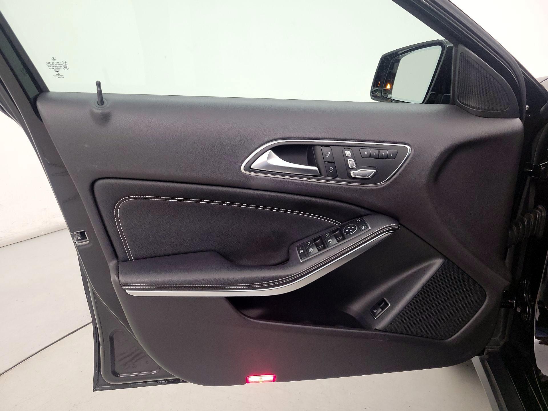 Thumbnail: 2020 Mercedes-Benz GLA - 12