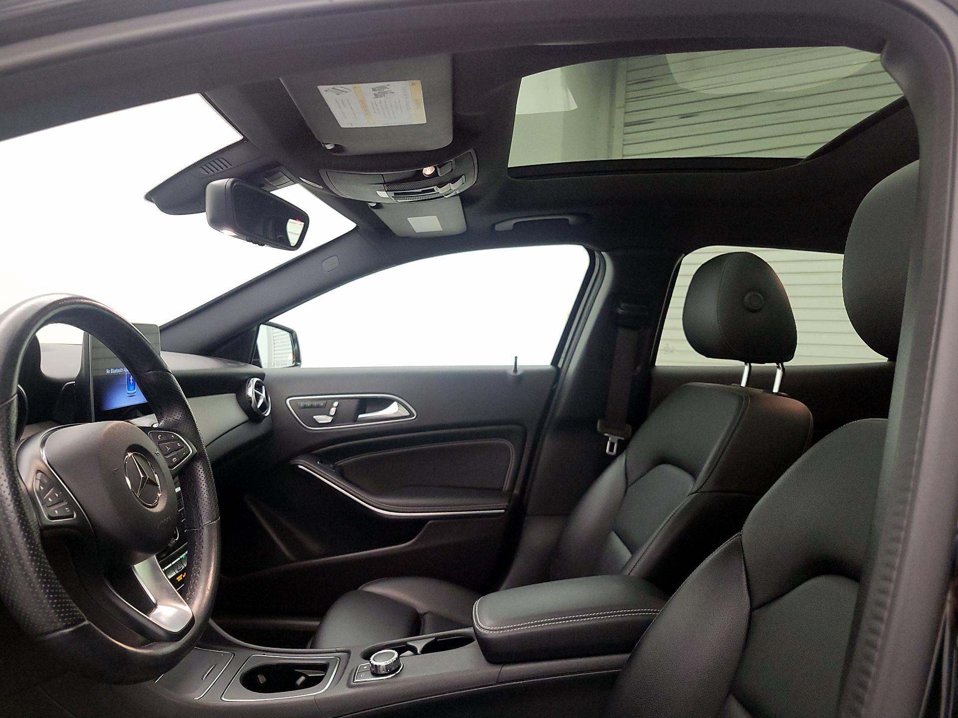 Thumbnail: 2020 Mercedes-Benz GLA - 19