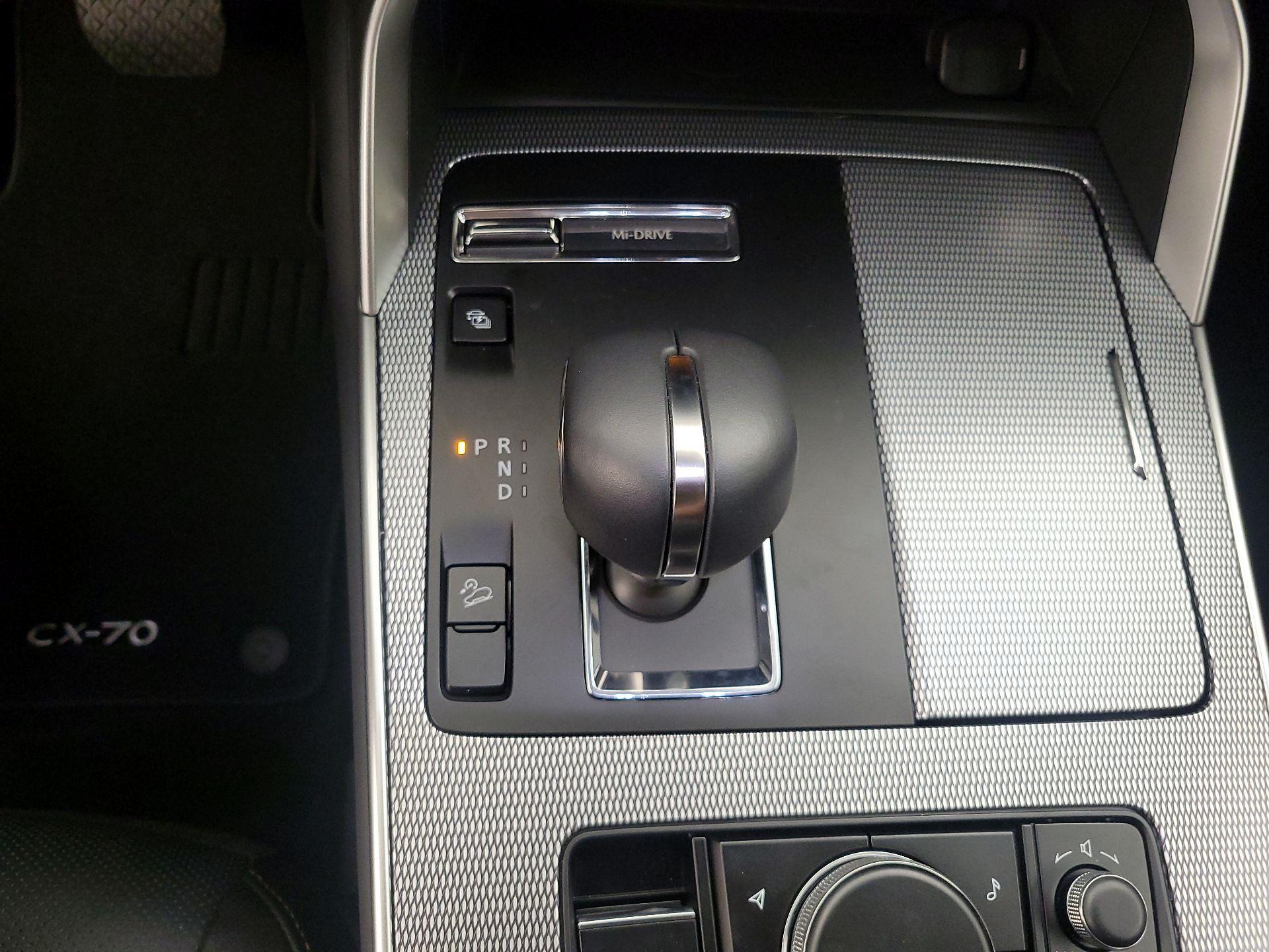 Thumbnail: 2025 Mazda CX-70 - 18