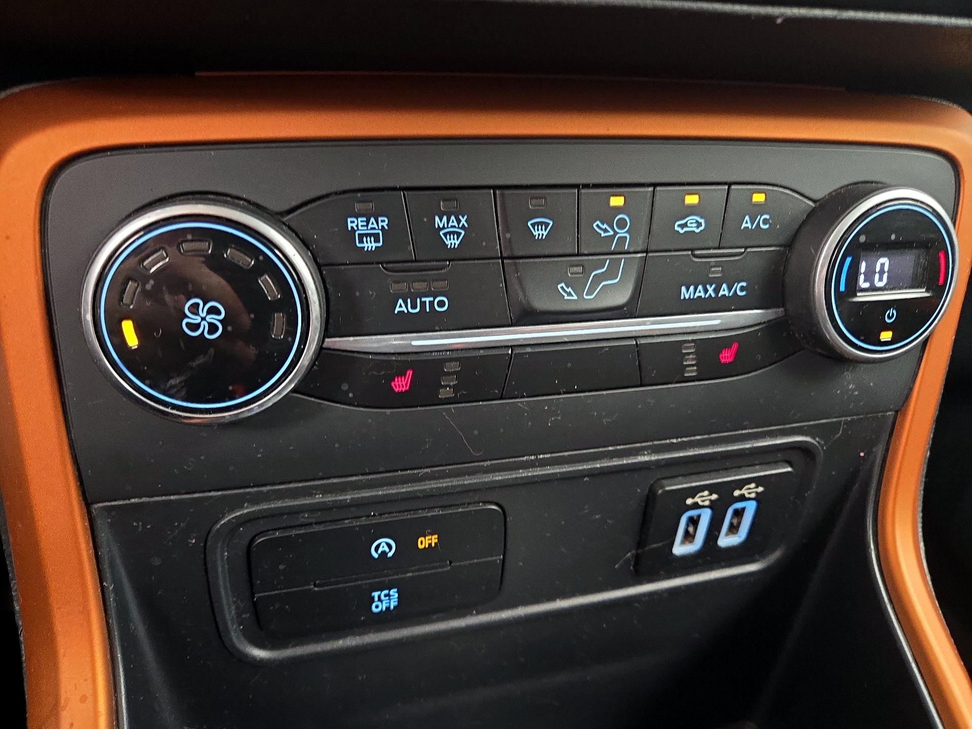 Thumbnail: 2018 Ford EcoSport - 15