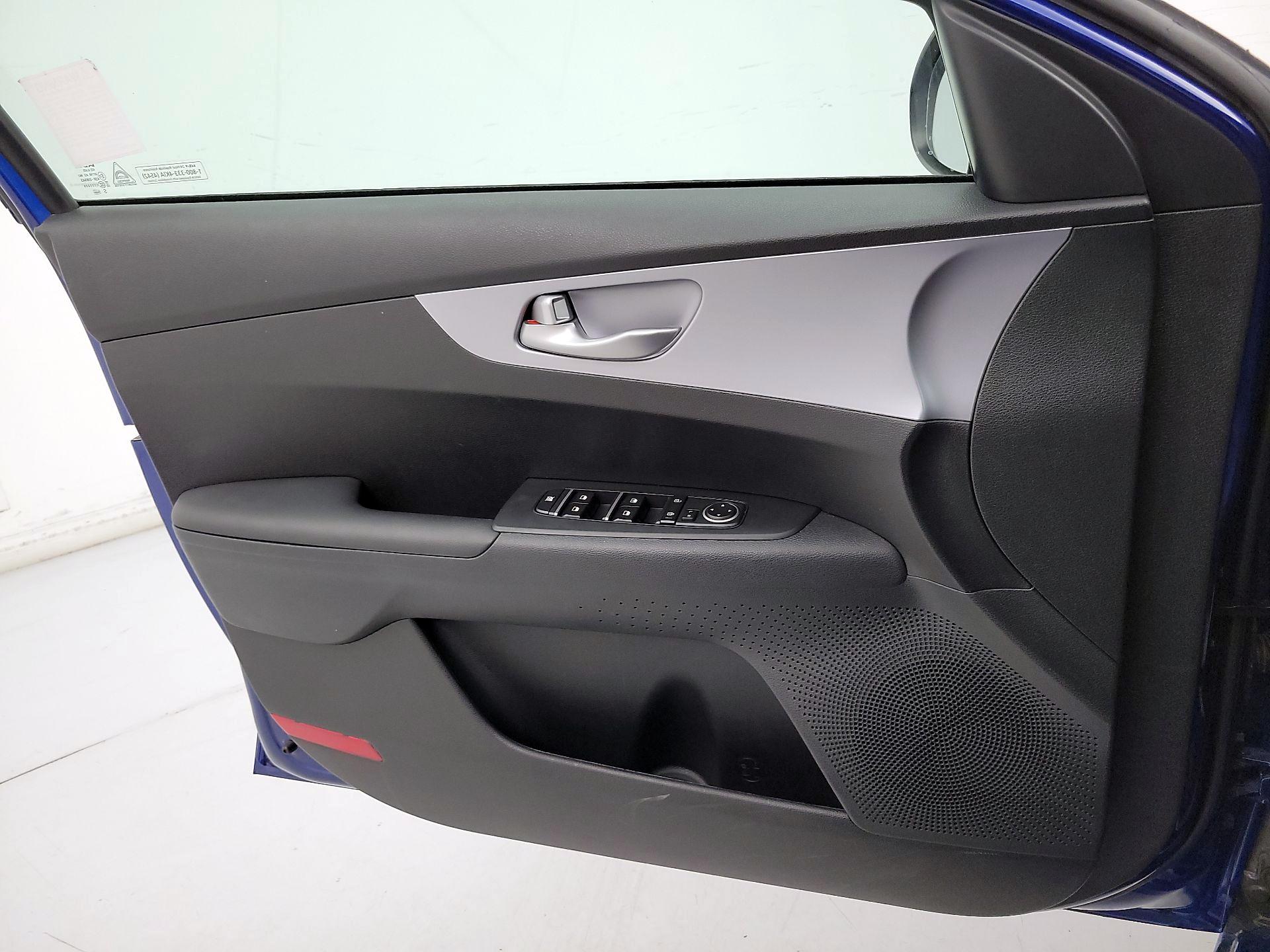 Thumbnail: 2024 Kia Forte - 12