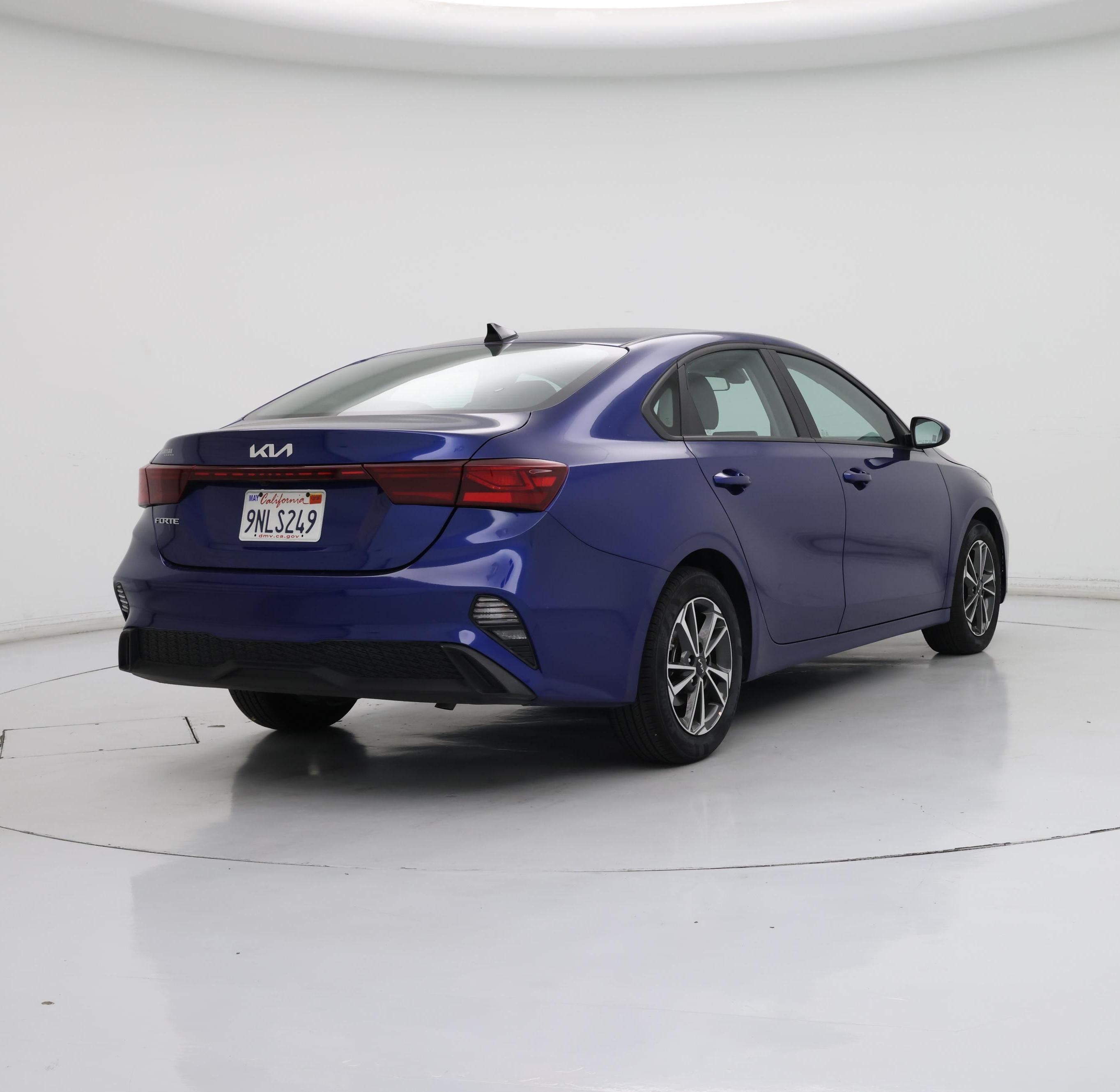 Thumbnail: 2024 Kia Forte - 8