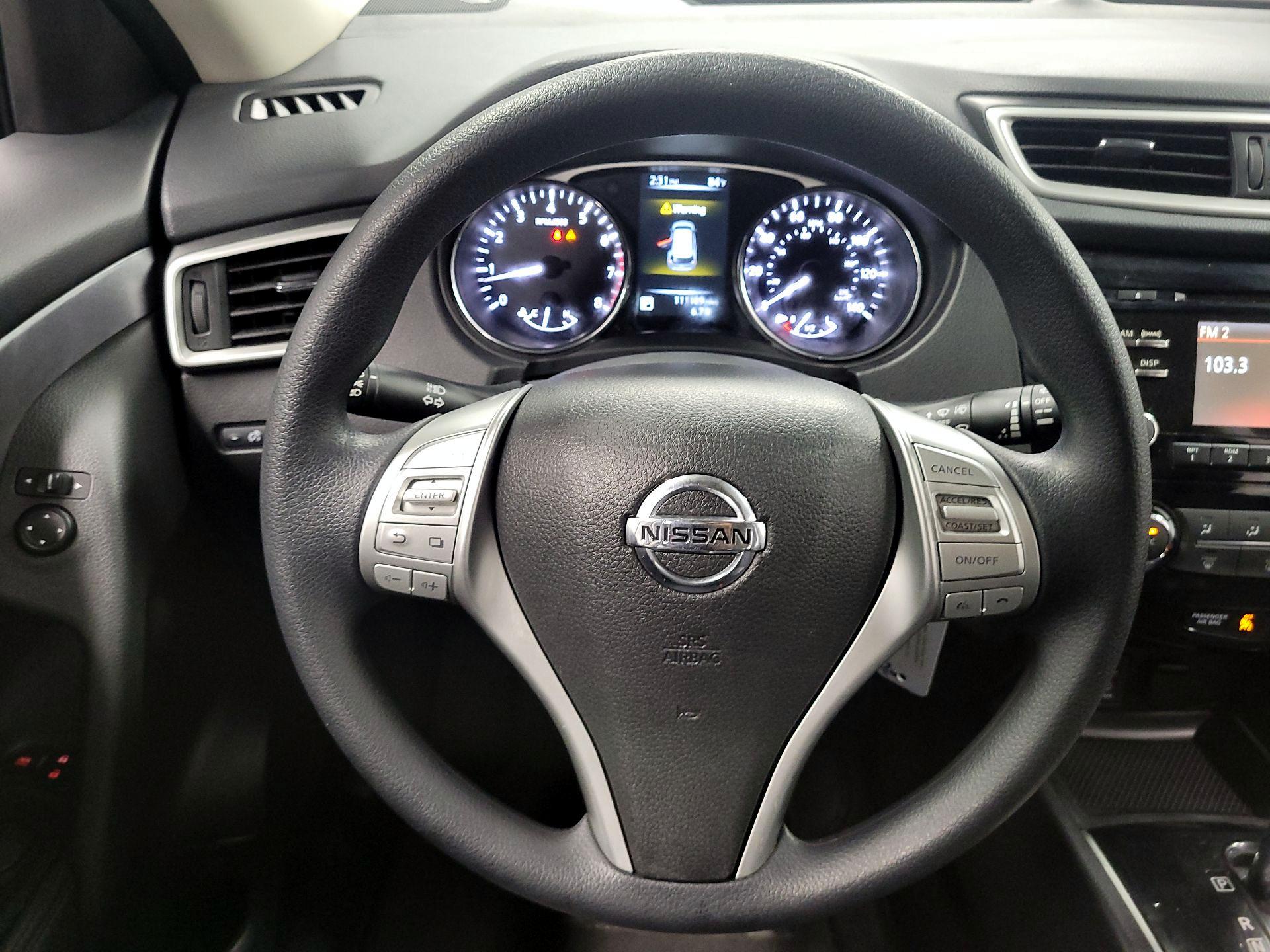 Thumbnail: 2016 Nissan Rogue - 10